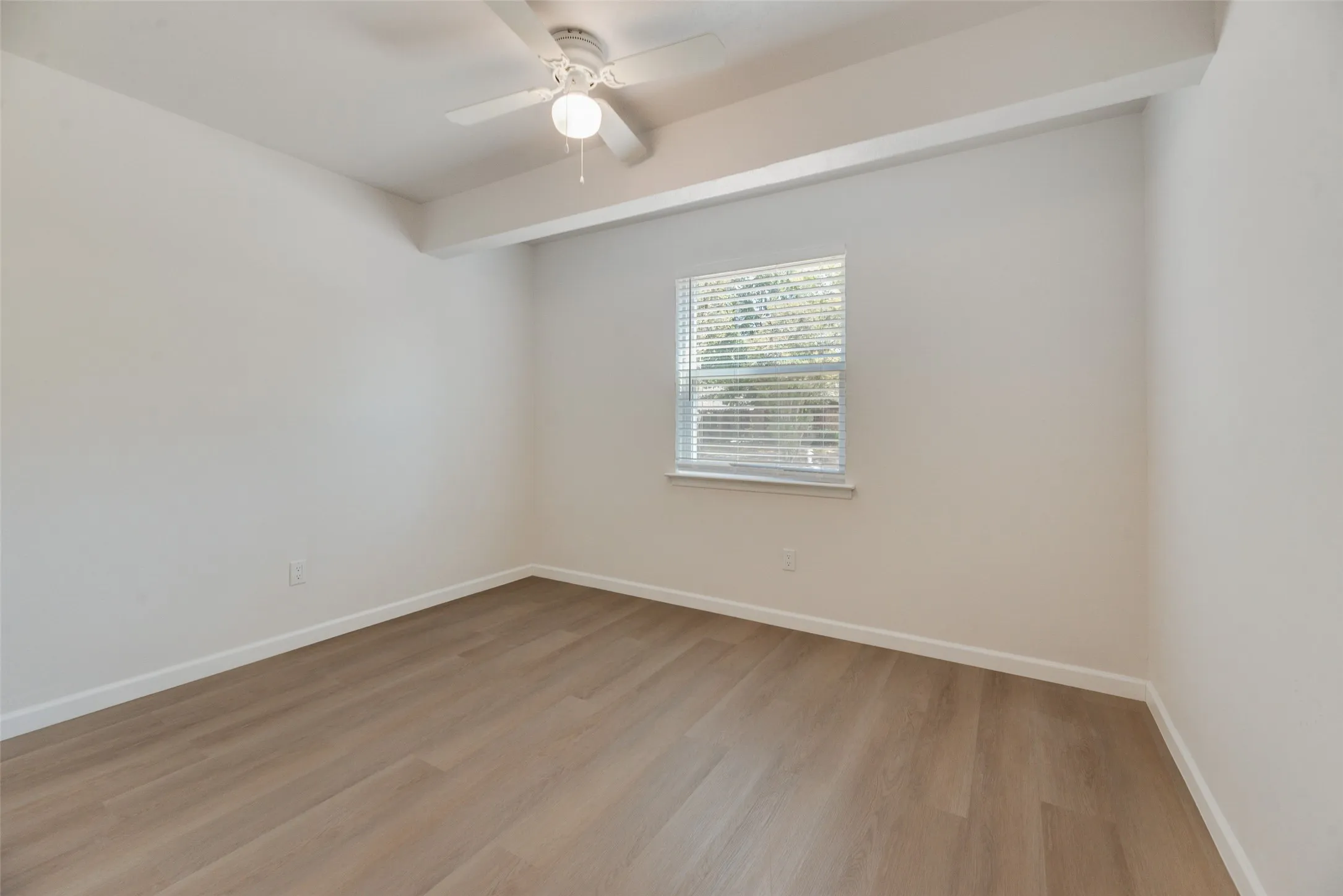 Single Family Residence For Sale in Dallas County , 409 Birchwood Circle, Mesquite, Texas 75149, 4 Bedroom, 2 Bathroom, Garage spaces, 1,733 Sqft, built in 1963, mls#21393272, Real Estate Agent in Mesquite, Homes For Sale in Dallas county, Homes For Sale in Mesquite, Realtor in Mesquite Texas, Real Estate Brokerage Independent Realty Texas, Luminita Cordes Realtor