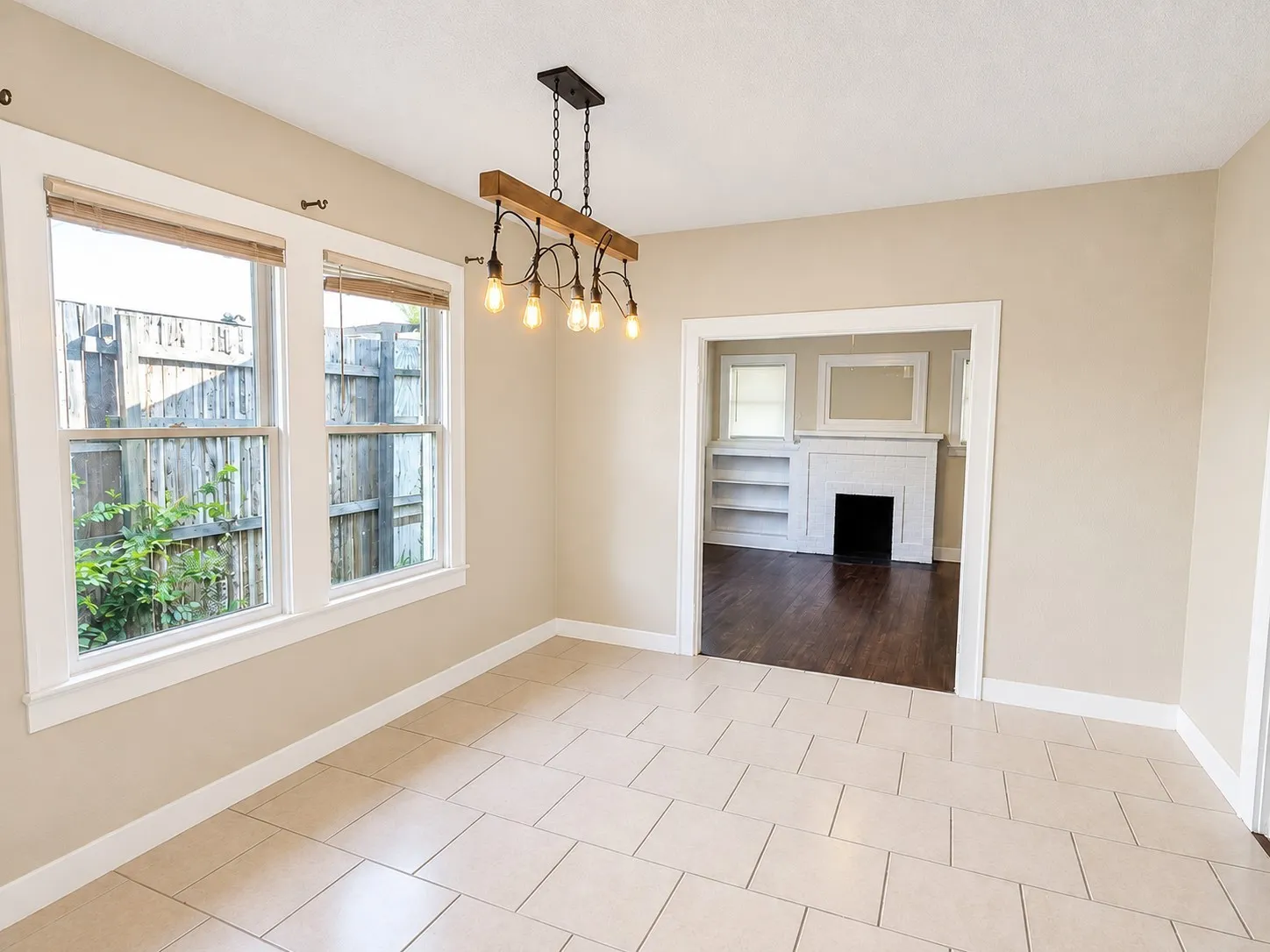 Single Family Residence For Sale in Dallas County , 5107 Denton Drive, Dallas, Texas 75235, 3 Bedroom, 2 Bathroom, Garage spaces, 1,496 Sqft, built in 1926, mls#21394721, Real Estate Agent in Dallas, Homes For Sale in Dallas county, Homes For Sale in Dallas, Realtor in Dallas Texas, Real Estate Brokerage Independent Realty Texas, Luminita Cordes Realtor