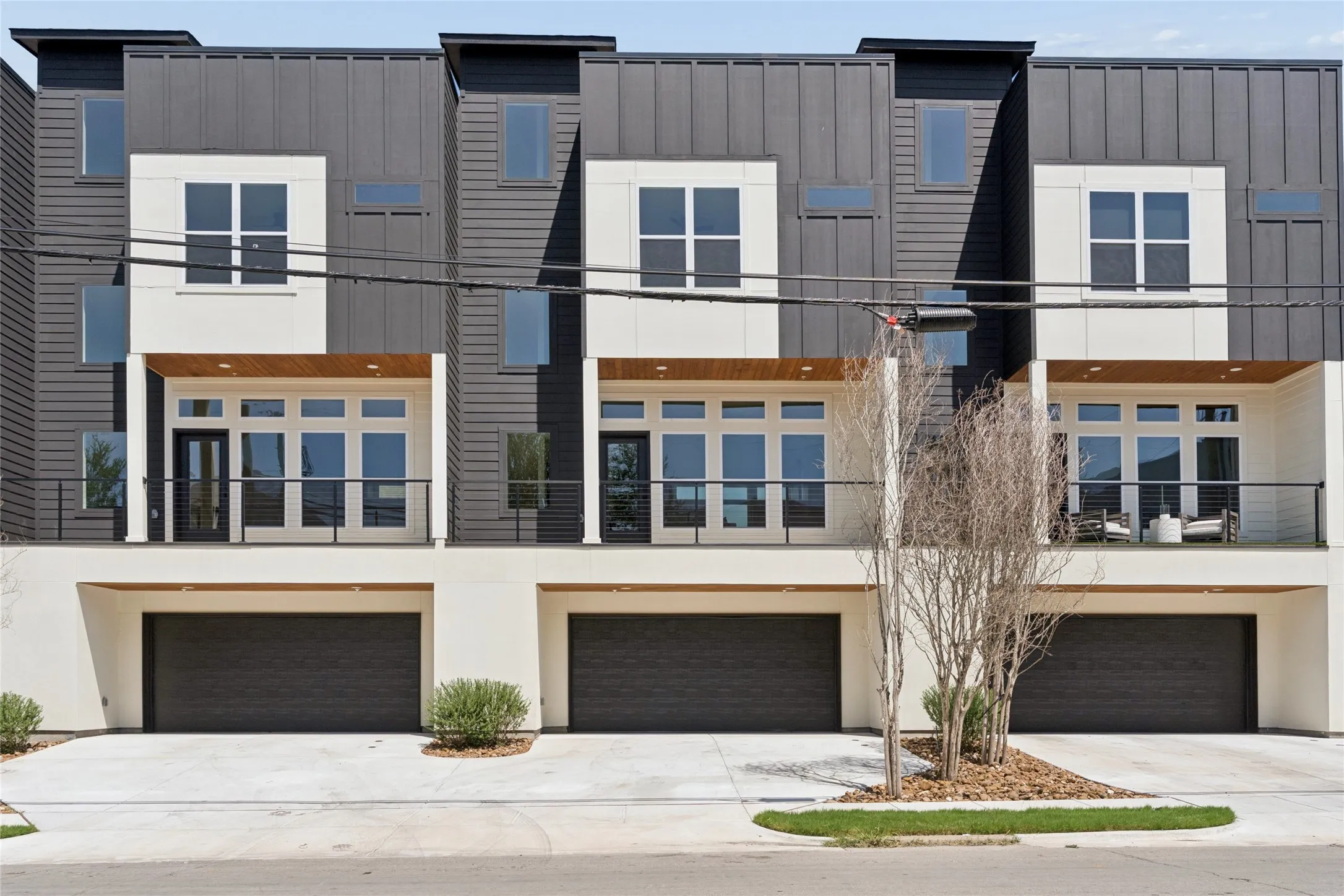 Single Family Residence For Rent in Dallas County , 2202 N Carroll Avenue 101, Dallas, Texas 75204, 2 Bedroom, 3 Bathroom, 2 Garage spaces, 1,840 Sqft, built in 2026, mls#21394040, Real Estate Agent in Dallas, Homes For Rent in Dallas county, Homes For Rent in Dallas, Realtor in Dallas Texas, Real Estate Brokerage Independent Realty Texas, Luminita Cordes Realtor