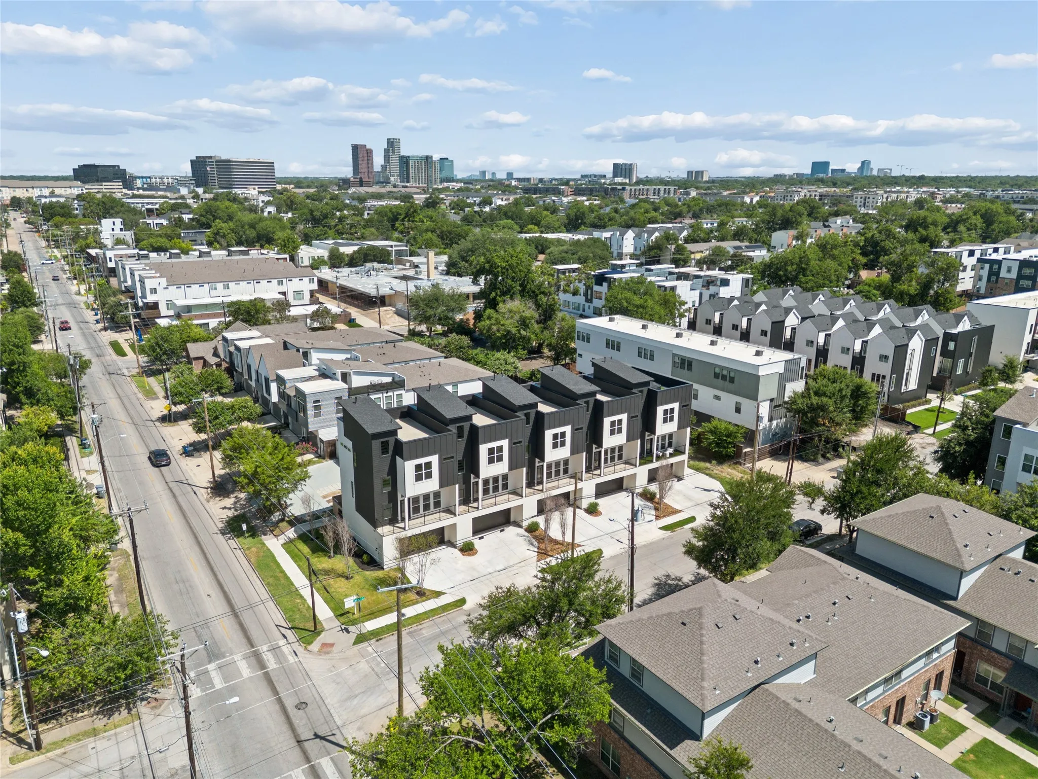 Single Family Residence For Rent in Dallas County , 2202 N Carroll Avenue 101, Dallas, Texas 75204, 2 Bedroom, 3 Bathroom, 2 Garage spaces, 1,840 Sqft, built in 2026, mls#21394040, Real Estate Agent in Dallas, Homes For Rent in Dallas county, Homes For Rent in Dallas, Realtor in Dallas Texas, Real Estate Brokerage Independent Realty Texas, Luminita Cordes Realtor