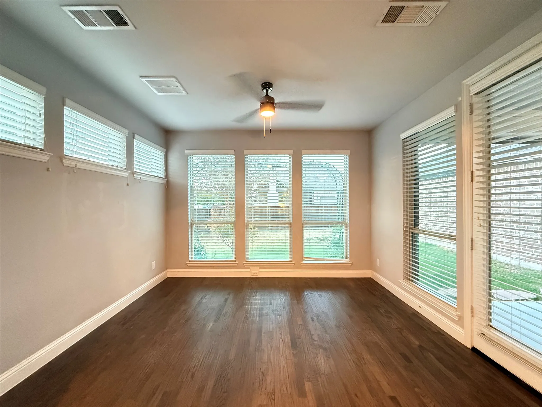Single Family Residence For Rent in Collin County , 11818 Antler Drive, Frisco, Texas 75035, 5 Bedroom, 6 Bathroom, 3 Garage spaces, 4,089 Sqft, built in 2017, mls#21393640, Real Estate Agent in Frisco, Homes For Rent in Collin county, Homes For Rent in Frisco, Realtor in Frisco Texas, Real Estate Brokerage Independent Realty Texas, Luminita Cordes Realtor