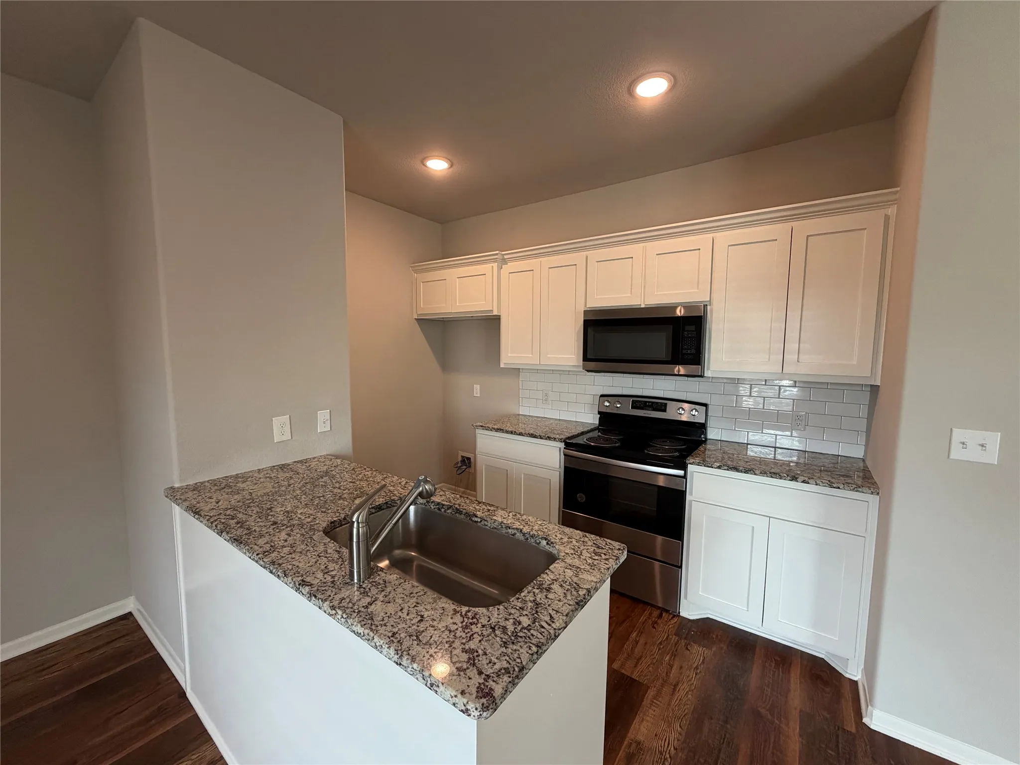 Duplex For Rent in Grayson County , 2741 Ginger Court, Sherman, Texas 75092, 3 Bedroom, 2 Bathroom, 1 Garage spaces, 1,200 Sqft, built in 2022, mls#21394936, Real Estate Agent in Sherman, Homes For Rent in Grayson county, Homes For Rent in Sherman, Realtor in Sherman Texas, Real Estate Brokerage Independent Realty Texas, Luminita Cordes Realtor