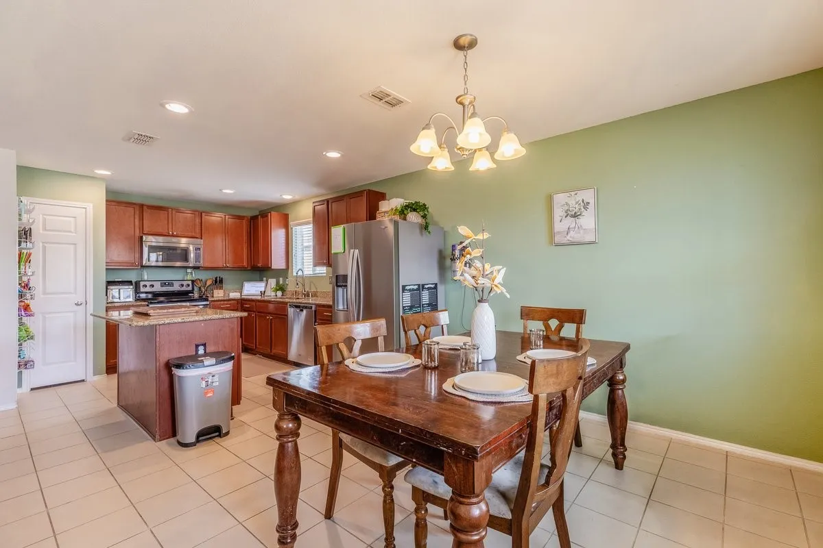 Single Family Residence For Sale in Tarrant County , 5913 Mountain Bluff Drive, Fort Worth, Texas 76179, 3 Bedroom, 2 Bathroom, 2 Garage spaces, 1,459 Sqft, built in 2014, mls#21392771, Real Estate Agent in Fort Worth, Homes For Sale in Tarrant county, Homes For Sale in Fort Worth, Realtor in Fort Worth Texas, Real Estate Brokerage Independent Realty Texas, Luminita Cordes Realtor