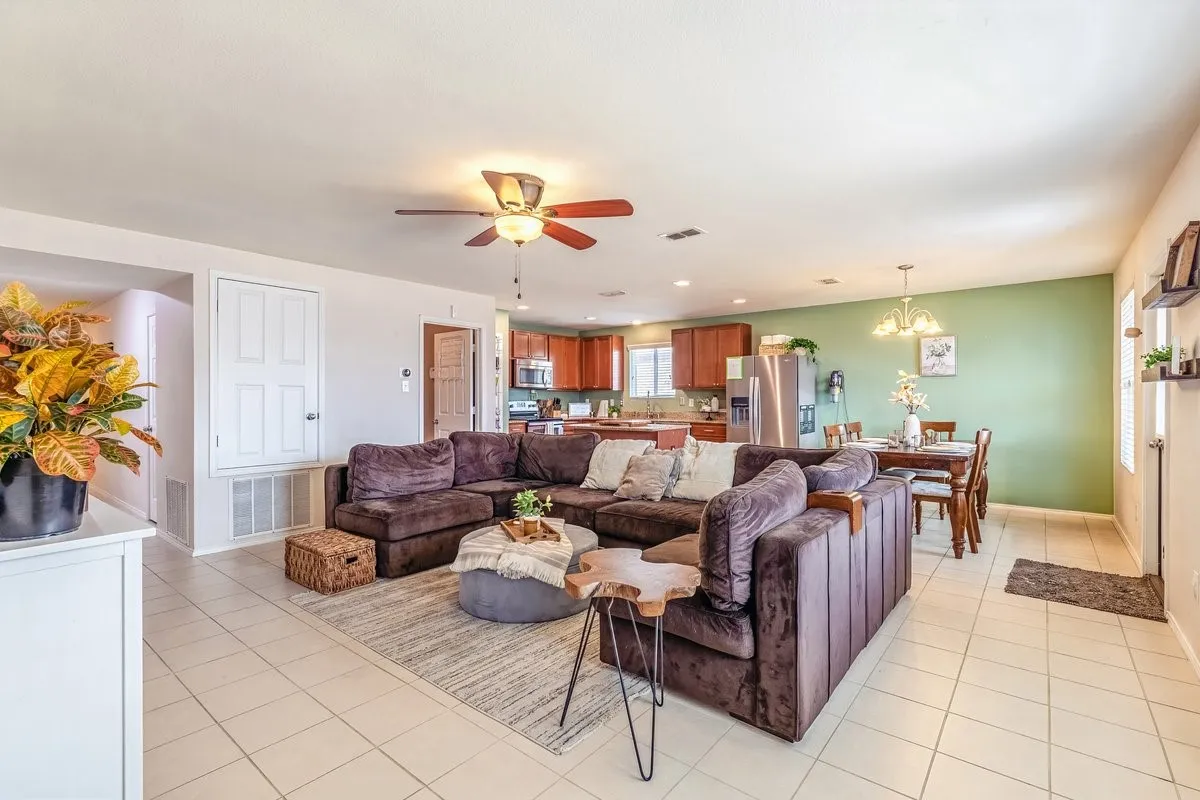 Single Family Residence For Sale in Tarrant County , 5913 Mountain Bluff Drive, Fort Worth, Texas 76179, 3 Bedroom, 2 Bathroom, 2 Garage spaces, 1,459 Sqft, built in 2014, mls#21392771, Real Estate Agent in Fort Worth, Homes For Sale in Tarrant county, Homes For Sale in Fort Worth, Realtor in Fort Worth Texas, Real Estate Brokerage Independent Realty Texas, Luminita Cordes Realtor