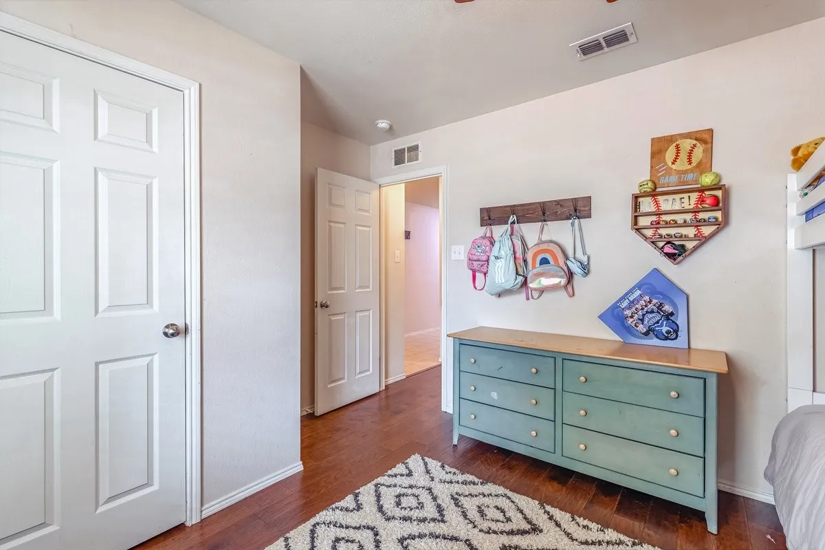 Single Family Residence For Sale in Tarrant County , 5913 Mountain Bluff Drive, Fort Worth, Texas 76179, 3 Bedroom, 2 Bathroom, 2 Garage spaces, 1,459 Sqft, built in 2014, mls#21392771, Real Estate Agent in Fort Worth, Homes For Sale in Tarrant county, Homes For Sale in Fort Worth, Realtor in Fort Worth Texas, Real Estate Brokerage Independent Realty Texas, Luminita Cordes Realtor
