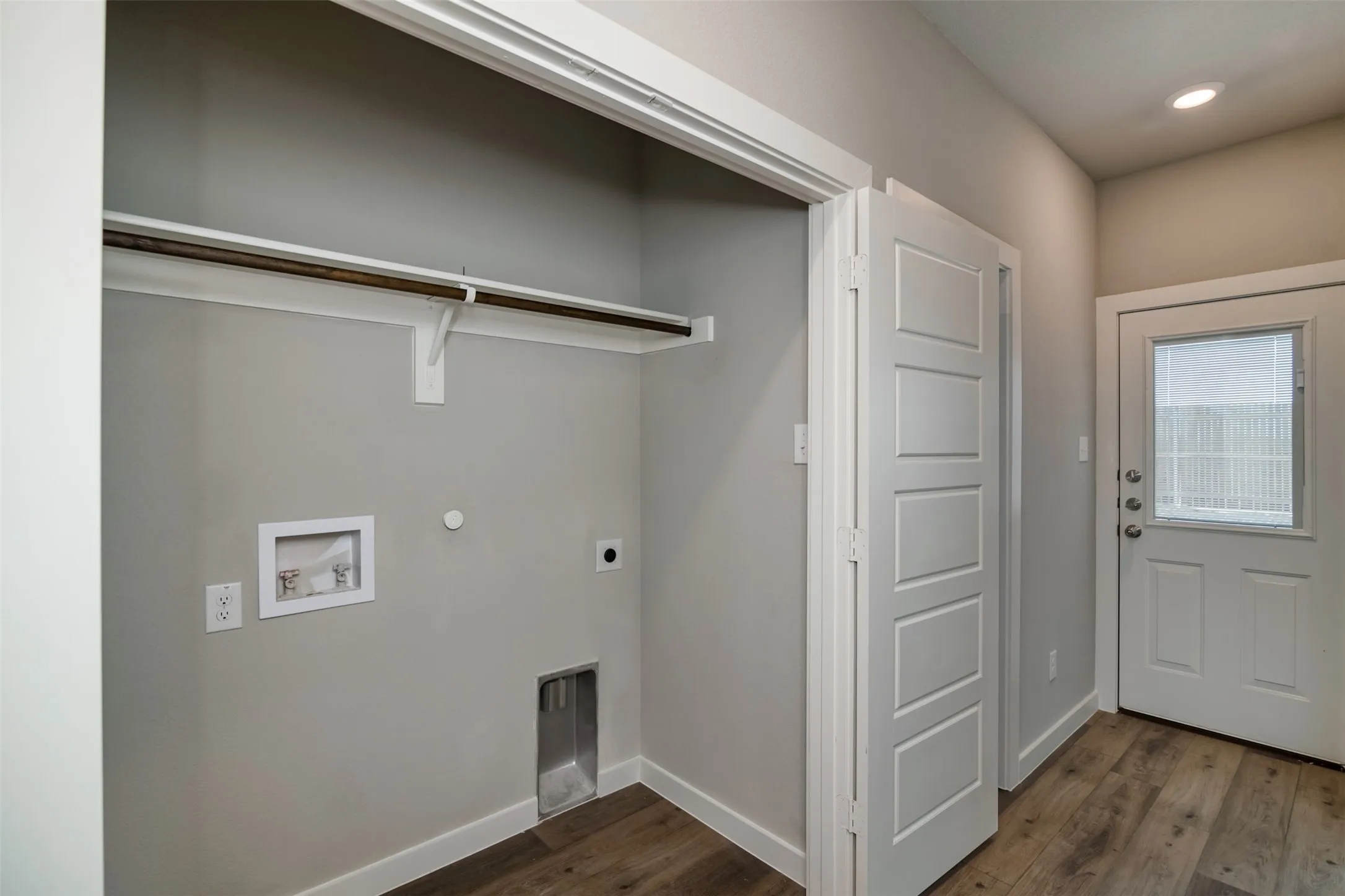 Duplex For Rent in Ellis County , 660 Harvest Moon Drive, Venus, Texas 76084, 3 Bedroom, 2 Bathroom, 2 Garage spaces, 1,301 Sqft, built in 2021, mls#21392925, Real Estate Agent in Venus, Homes For Rent in Ellis county, Homes For Rent in Venus, Realtor in Venus Texas, Real Estate Brokerage Independent Realty Texas, Luminita Cordes Realtor