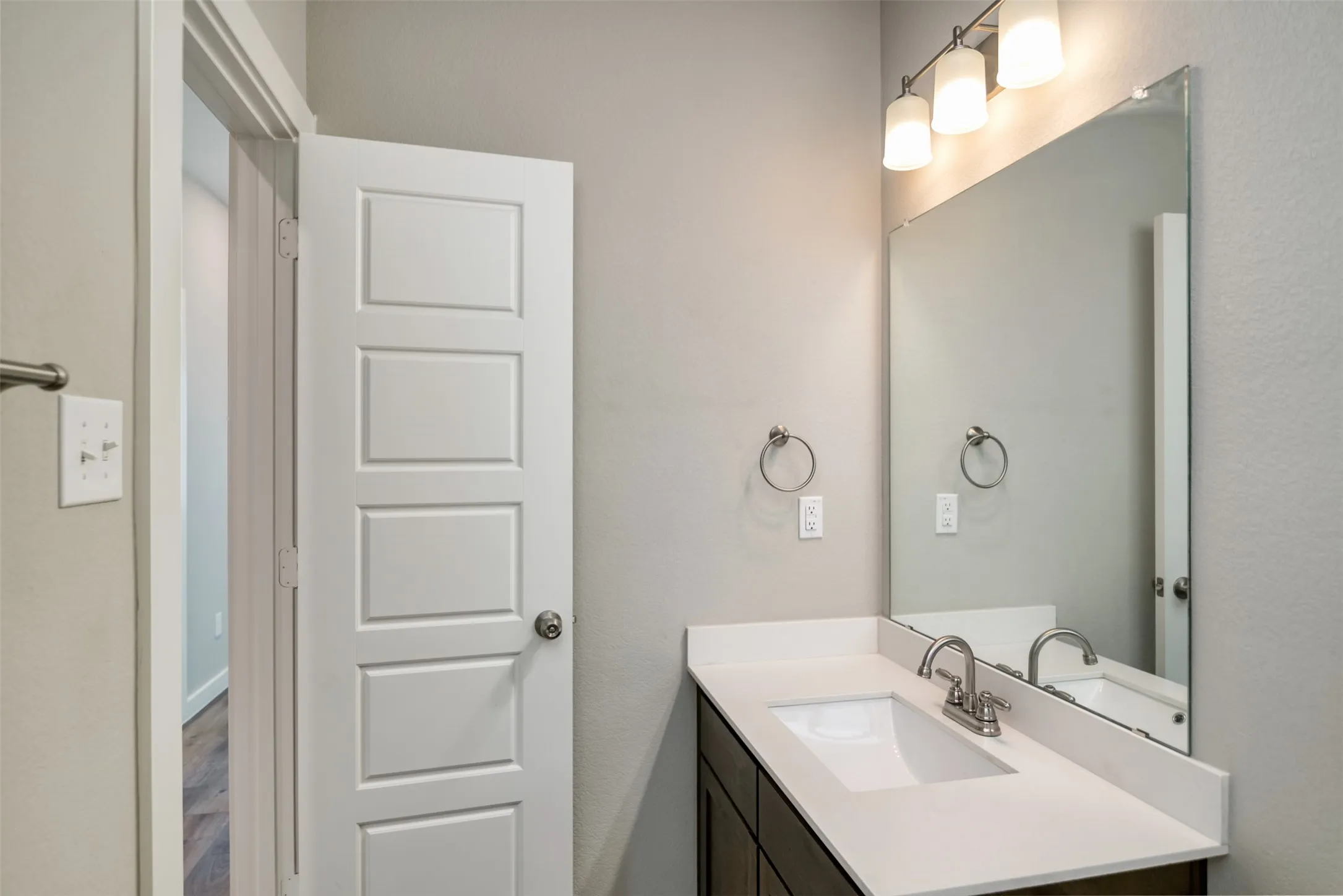 Duplex For Rent in Ellis County , 660 Harvest Moon Drive, Venus, Texas 76084, 3 Bedroom, 2 Bathroom, 2 Garage spaces, 1,301 Sqft, built in 2021, mls#21392925, Real Estate Agent in Venus, Homes For Rent in Ellis county, Homes For Rent in Venus, Realtor in Venus Texas, Real Estate Brokerage Independent Realty Texas, Luminita Cordes Realtor