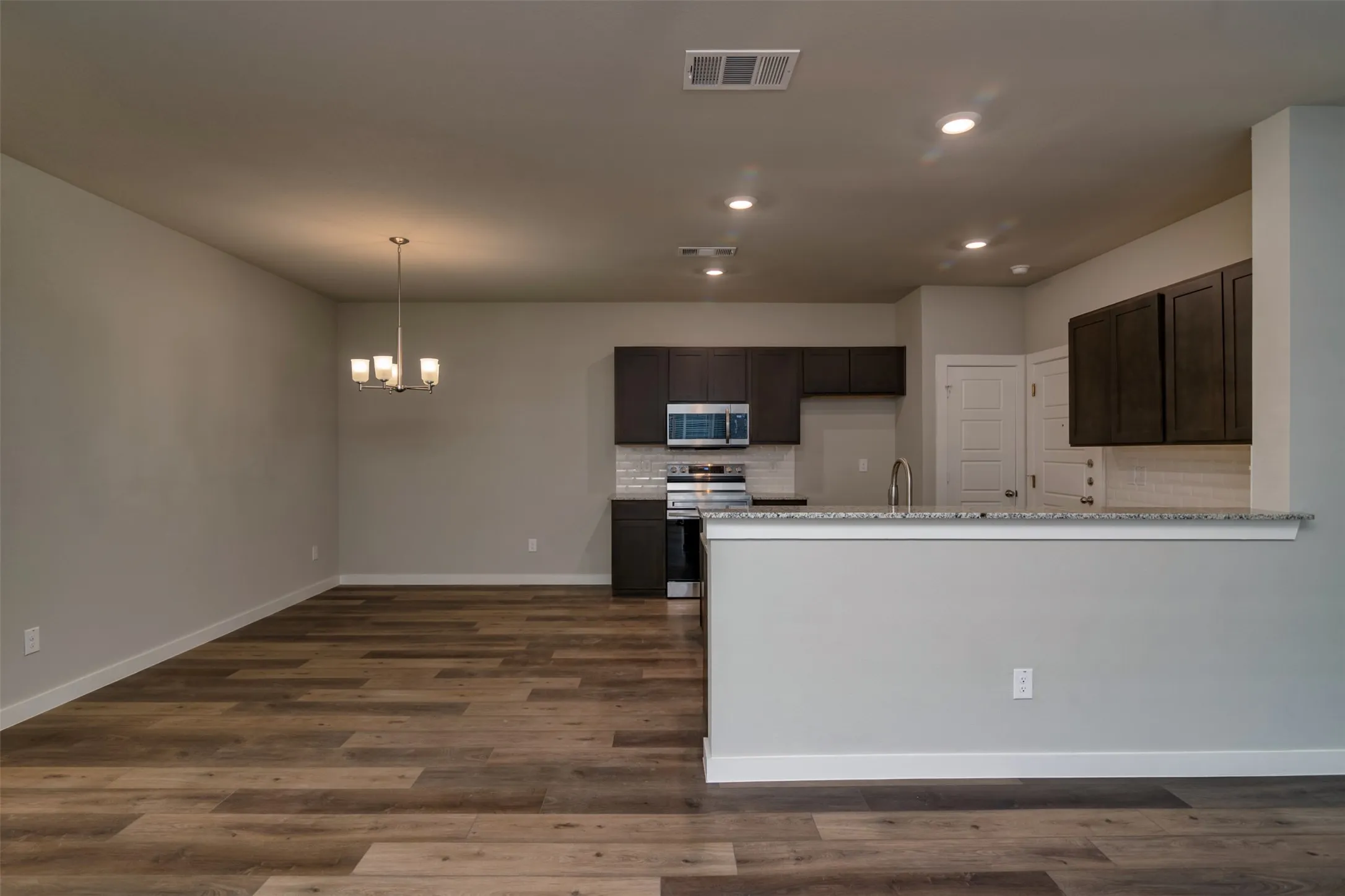 Duplex For Rent in Ellis County , 660 Harvest Moon Drive, Venus, Texas 76084, 3 Bedroom, 2 Bathroom, 2 Garage spaces, 1,301 Sqft, built in 2021, mls#21392925, Real Estate Agent in Venus, Homes For Rent in Ellis county, Homes For Rent in Venus, Realtor in Venus Texas, Real Estate Brokerage Independent Realty Texas, Luminita Cordes Realtor