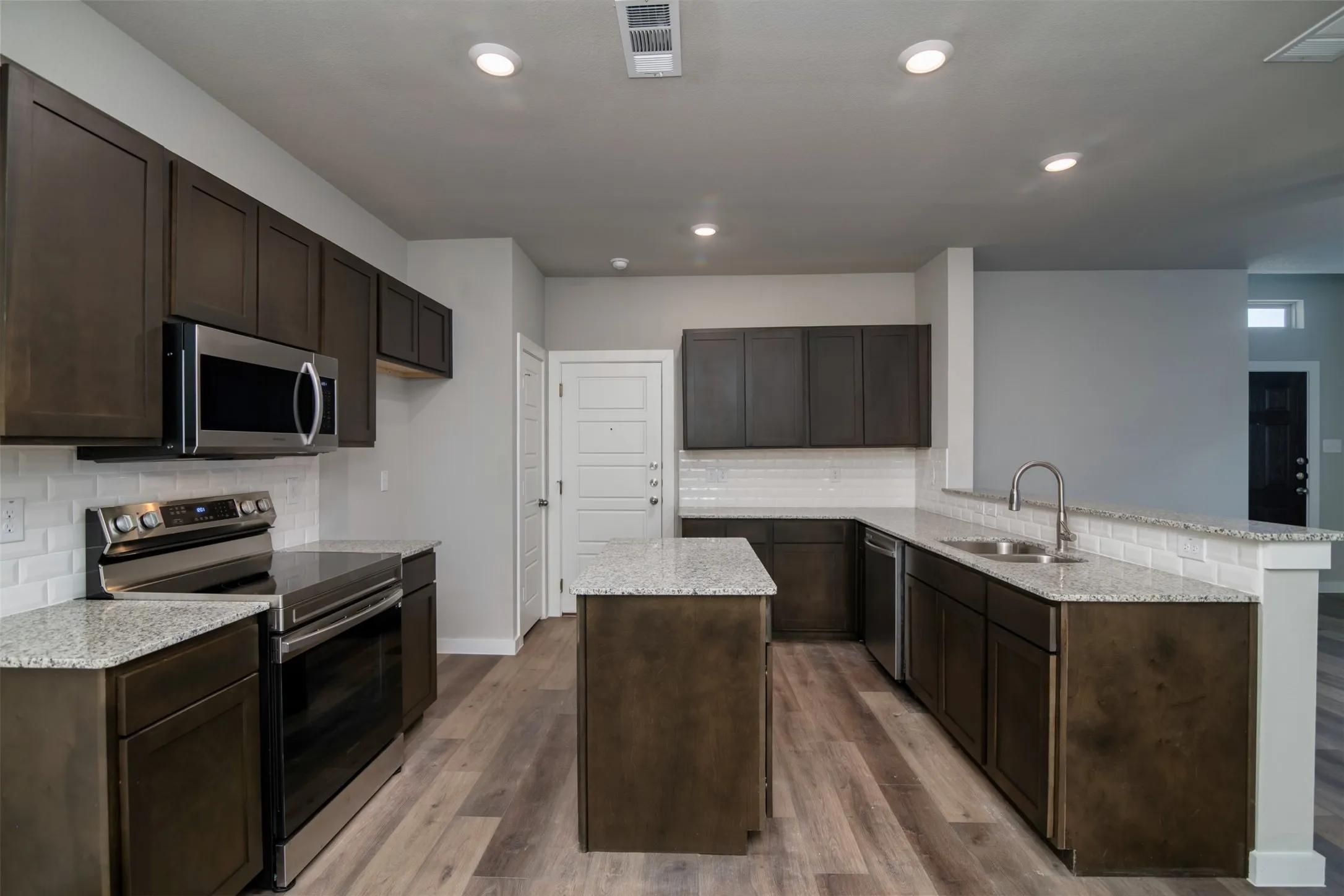 Duplex For Rent in Ellis County , 660 Harvest Moon Drive, Venus, Texas 76084, 3 Bedroom, 2 Bathroom, 2 Garage spaces, 1,301 Sqft, built in 2021, mls#21392925, Real Estate Agent in Venus, Homes For Rent in Ellis county, Homes For Rent in Venus, Realtor in Venus Texas, Real Estate Brokerage Independent Realty Texas, Luminita Cordes Realtor