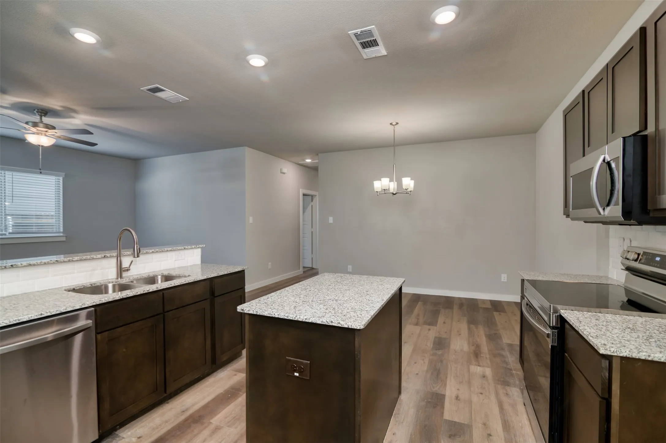 Duplex For Rent in Ellis County , 660 Harvest Moon Drive, Venus, Texas 76084, 3 Bedroom, 2 Bathroom, 2 Garage spaces, 1,301 Sqft, built in 2021, mls#21392925, Real Estate Agent in Venus, Homes For Rent in Ellis county, Homes For Rent in Venus, Realtor in Venus Texas, Real Estate Brokerage Independent Realty Texas, Luminita Cordes Realtor