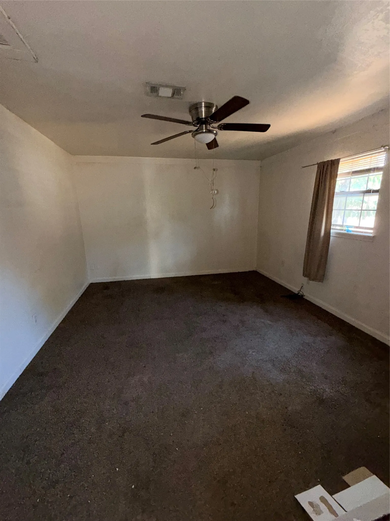 Single Family Residence For Sale in Mc Lennan County , 607 N Norma Drive, Lacy Lakeview, Texas 76705, 3 Bedroom, 1 Bathroom, Garage spaces, 1,092 Sqft, built in 1955, mls#21394629, Real Estate Agent in Lacy Lakeview, Homes For Sale in Mc Lennan county, Homes For Sale in Lacy Lakeview, Realtor in Lacy Lakeview Texas, Real Estate Brokerage Independent Realty Texas, Luminita Cordes Realtor