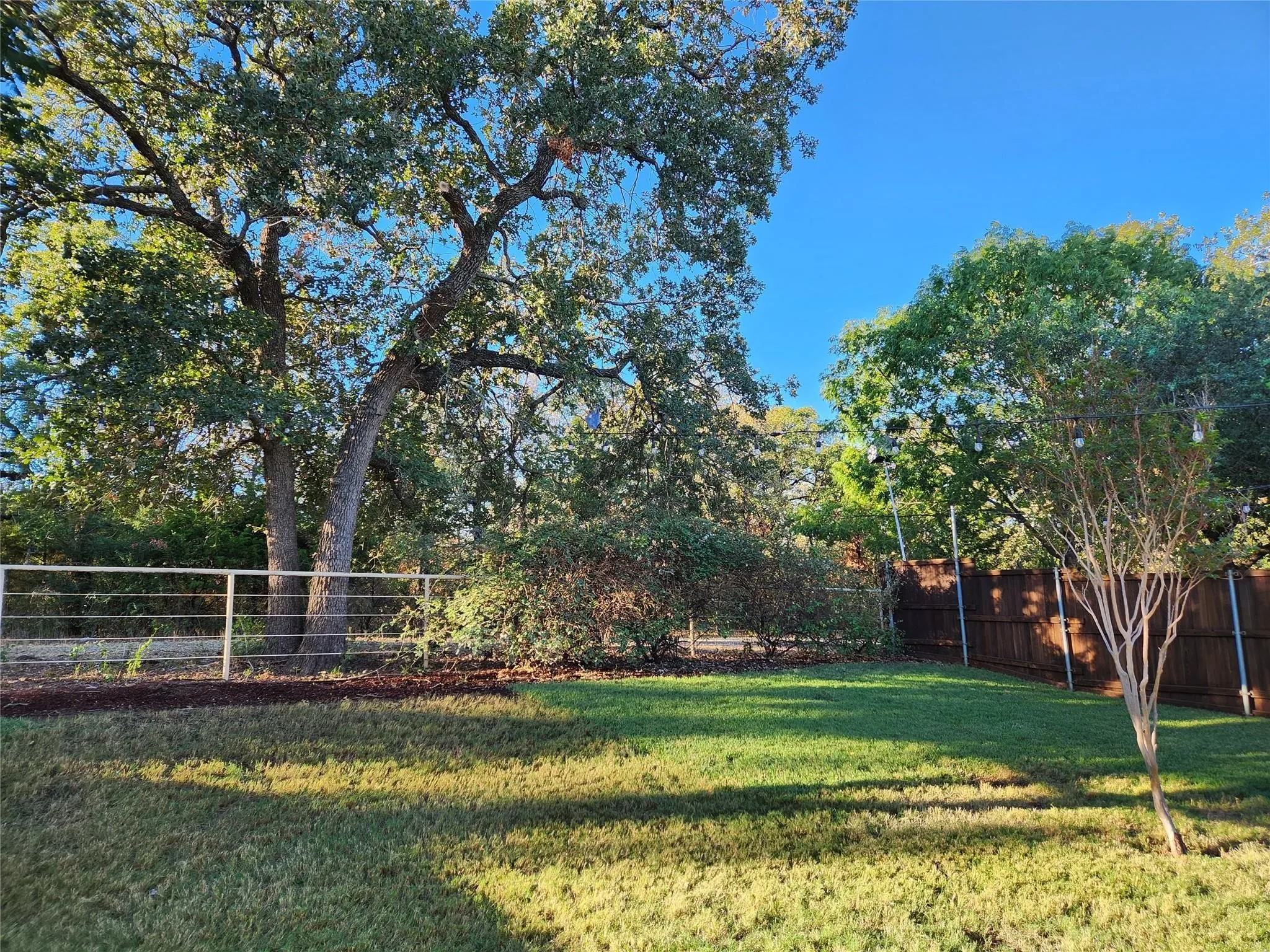 Single Family Residence For Rent in Denton County , 3704 Lighthouse Drive, Denton, Texas 76210, 3 Bedroom, 2 Bathroom, 2 Garage spaces, 1,804 Sqft, built in 2004, mls#21385780, Real Estate Agent in Denton, Homes For Rent in Denton county, Homes For Rent in Denton, Realtor in Denton Texas, Real Estate Brokerage Independent Realty Texas, Luminita Cordes Realtor