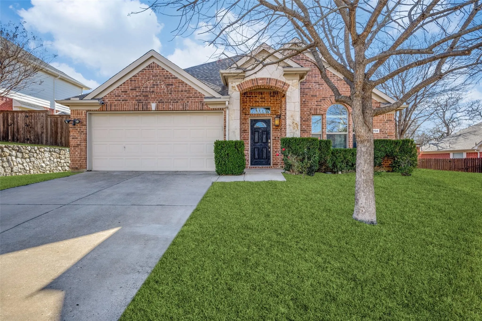 Single Family Residence For Rent in Denton County , 3704 Lighthouse Drive, Denton, Texas 76210, 3 Bedroom, 2 Bathroom, 2 Garage spaces, 1,804 Sqft, built in 2004, mls#21385780, Real Estate Agent in Denton, Homes For Rent in Denton county, Homes For Rent in Denton, Realtor in Denton Texas, Real Estate Brokerage Independent Realty Texas, Luminita Cordes Realtor