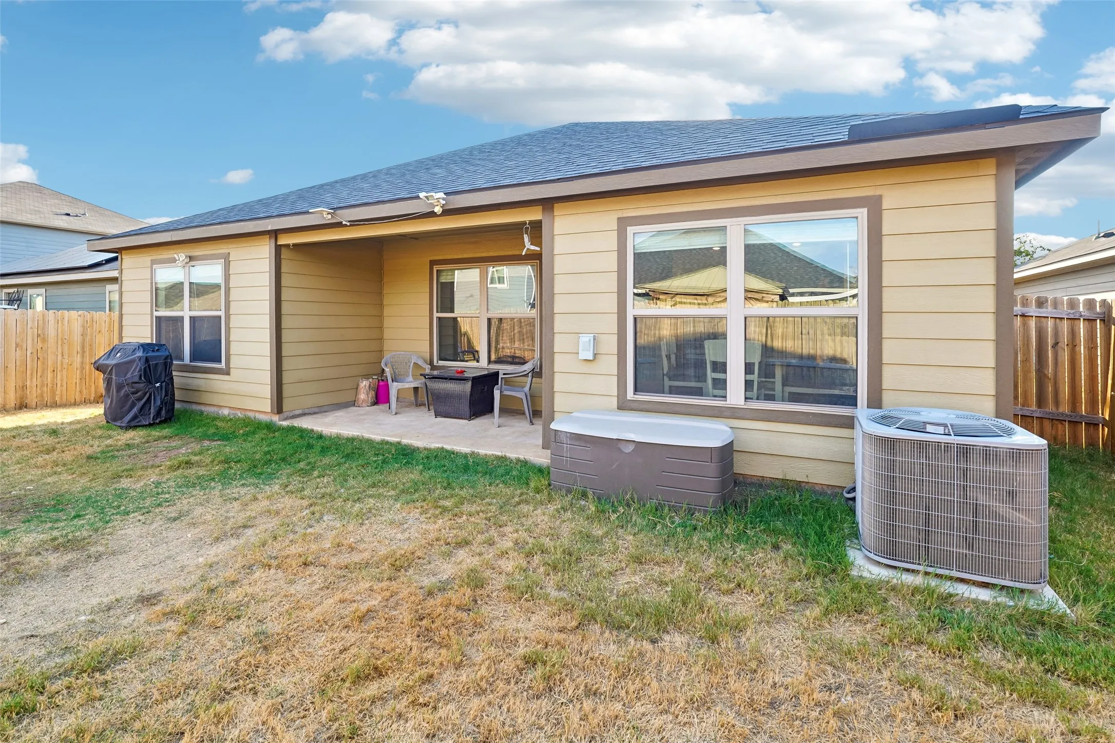 Single Family Residence For Sale in Tarrant County , 8420 Steel Dust Drive, Fort Worth, Texas 76179, 3 Bedroom, 2 Bathroom, 2 Garage spaces, 1,315 Sqft, built in 2020, mls#21394235, Real Estate Agent in Fort Worth, Homes For Sale in Tarrant county, Homes For Sale in Fort Worth, Realtor in Fort Worth Texas, Real Estate Brokerage Independent Realty Texas, Luminita Cordes Realtor
