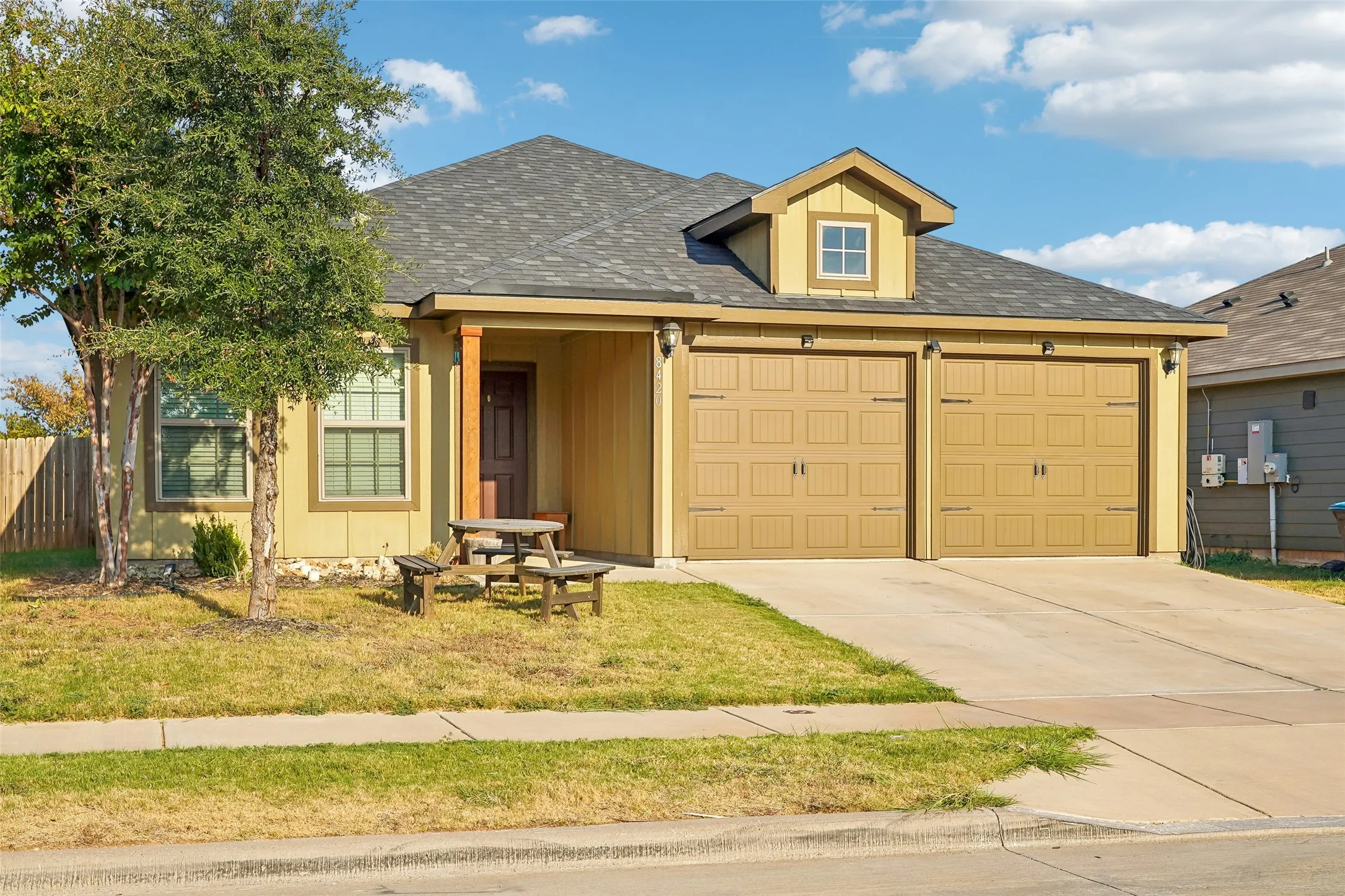 Single Family Residence For Sale in Tarrant County , 8420 Steel Dust Drive, Fort Worth, Texas 76179, 3 Bedroom, 2 Bathroom, 2 Garage spaces, 1,315 Sqft, built in 2020, mls#21394235, Real Estate Agent in Fort Worth, Homes For Sale in Tarrant county, Homes For Sale in Fort Worth, Realtor in Fort Worth Texas, Real Estate Brokerage Independent Realty Texas, Luminita Cordes Realtor