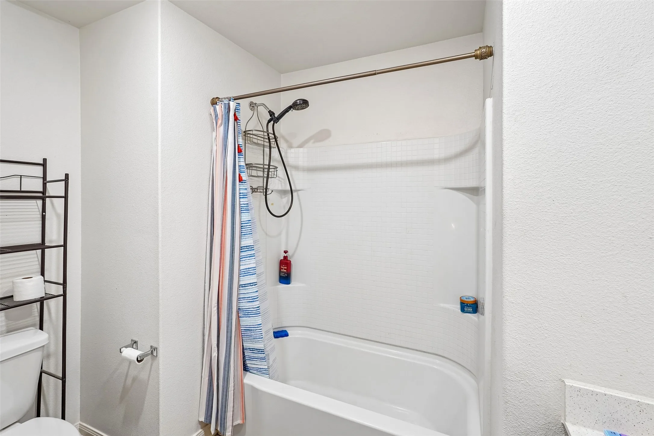 Single Family Residence For Sale in Tarrant County , 8420 Steel Dust Drive, Fort Worth, Texas 76179, 3 Bedroom, 2 Bathroom, 2 Garage spaces, 1,315 Sqft, built in 2020, mls#21394235, Real Estate Agent in Fort Worth, Homes For Sale in Tarrant county, Homes For Sale in Fort Worth, Realtor in Fort Worth Texas, Real Estate Brokerage Independent Realty Texas, Luminita Cordes Realtor