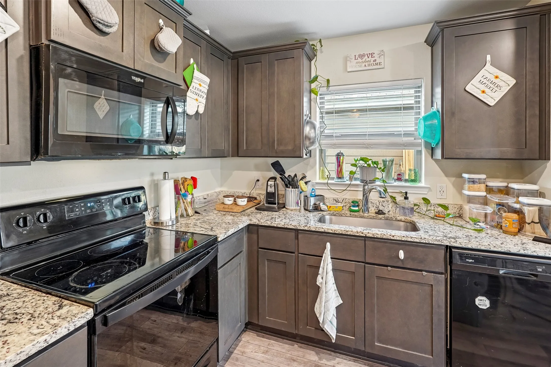 Single Family Residence For Sale in Tarrant County , 8420 Steel Dust Drive, Fort Worth, Texas 76179, 3 Bedroom, 2 Bathroom, 2 Garage spaces, 1,315 Sqft, built in 2020, mls#21394235, Real Estate Agent in Fort Worth, Homes For Sale in Tarrant county, Homes For Sale in Fort Worth, Realtor in Fort Worth Texas, Real Estate Brokerage Independent Realty Texas, Luminita Cordes Realtor