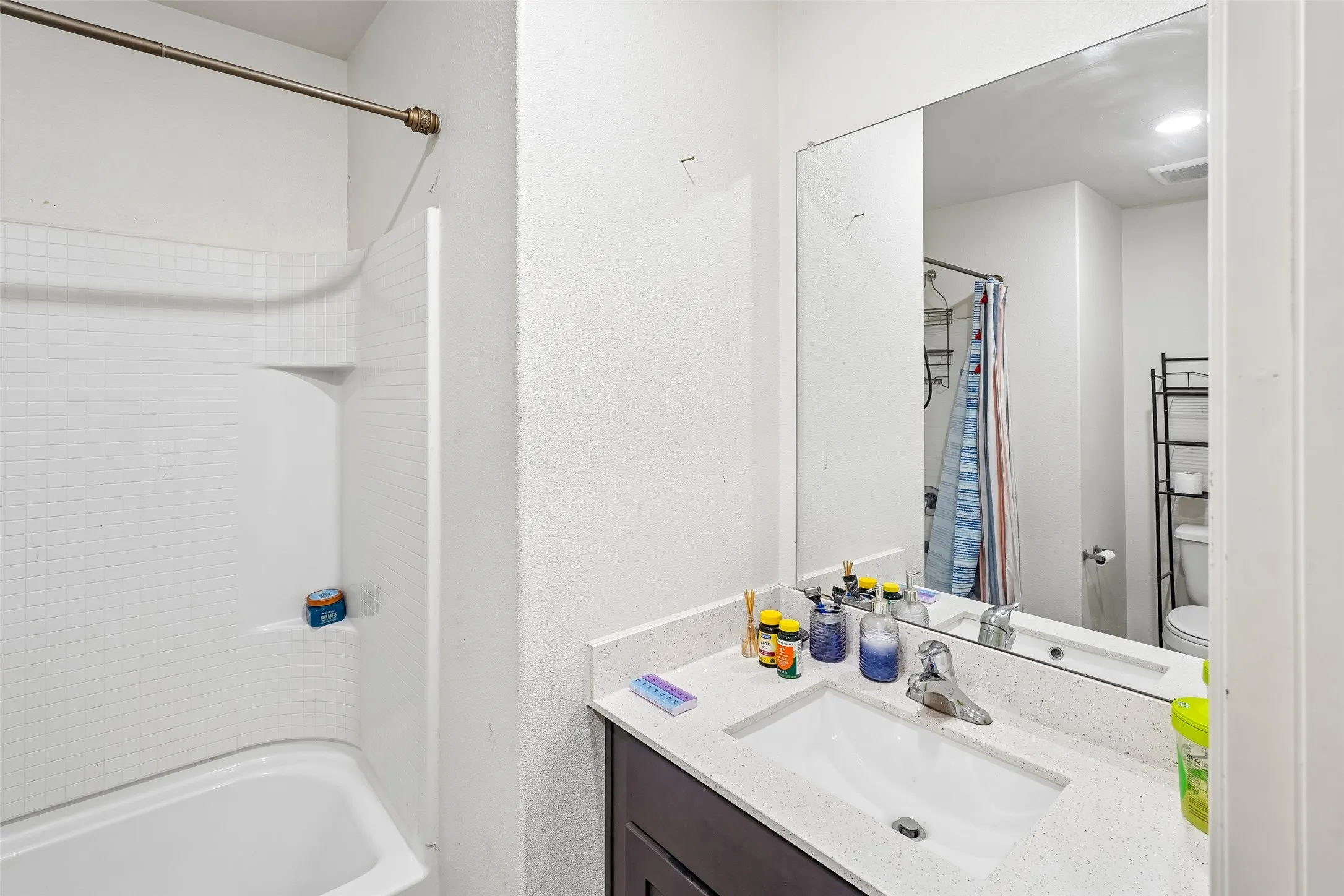 Single Family Residence For Sale in Tarrant County , 8420 Steel Dust Drive, Fort Worth, Texas 76179, 3 Bedroom, 2 Bathroom, 2 Garage spaces, 1,315 Sqft, built in 2020, mls#21394235, Real Estate Agent in Fort Worth, Homes For Sale in Tarrant county, Homes For Sale in Fort Worth, Realtor in Fort Worth Texas, Real Estate Brokerage Independent Realty Texas, Luminita Cordes Realtor