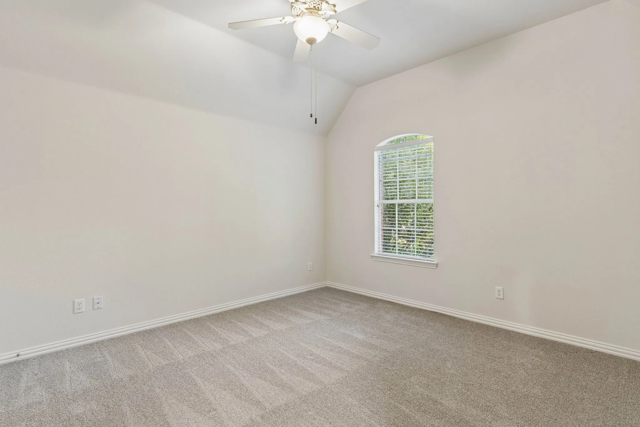 Single Family Residence For Sale in Rockwall County , 1180 Potter Avenue, Rockwall, Texas 75087, 4 Bedroom, 4 Bathroom, 3 Garage spaces, 3,409 Sqft, built in 2005, mls#21395060, Real Estate Agent in Rockwall, Homes For Sale in Rockwall county, Homes For Sale in Rockwall, Realtor in Rockwall Texas, Real Estate Brokerage Independent Realty Texas, Luminita Cordes Realtor