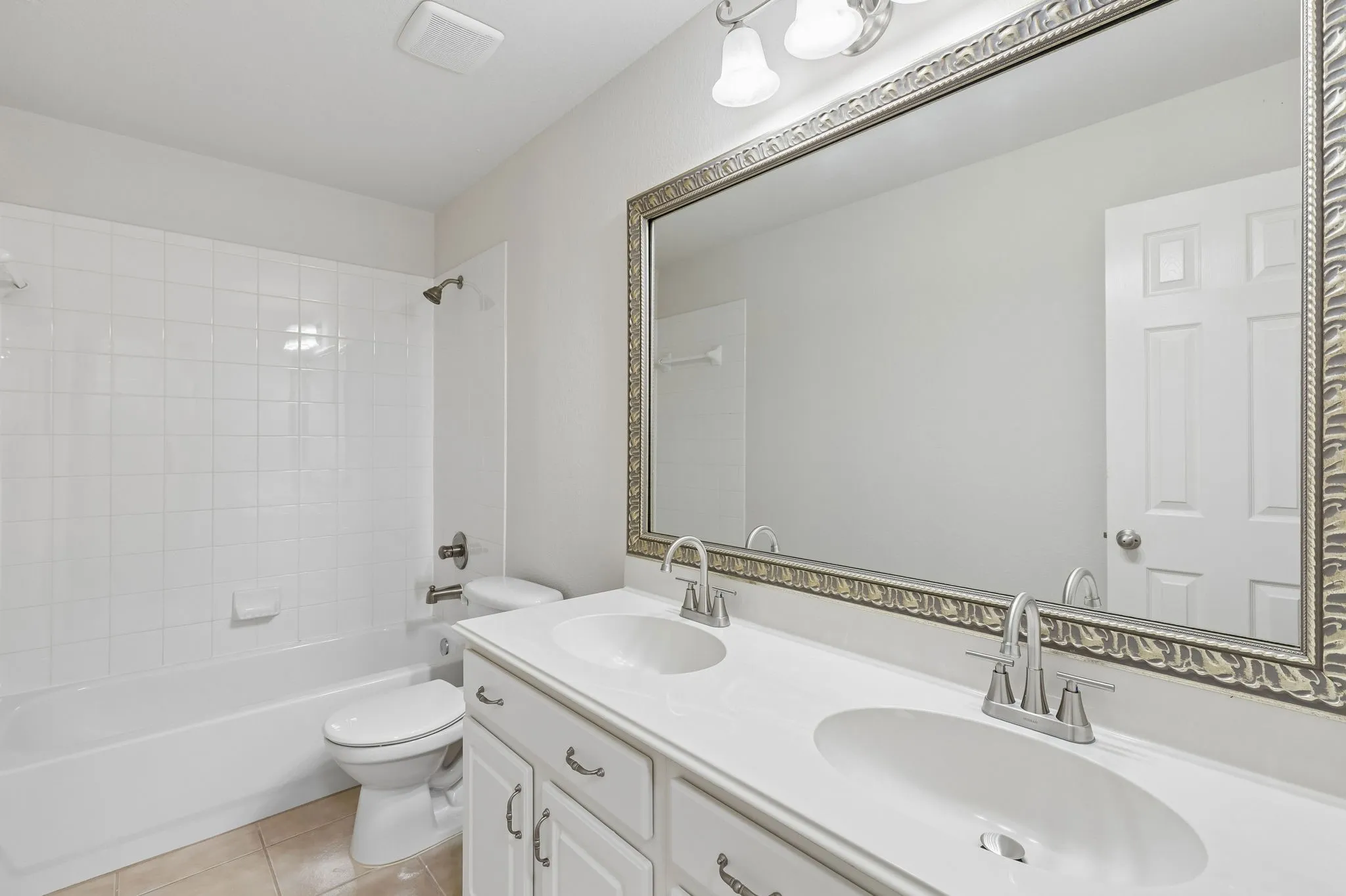 Single Family Residence For Sale in Rockwall County , 1180 Potter Avenue, Rockwall, Texas 75087, 4 Bedroom, 4 Bathroom, 3 Garage spaces, 3,409 Sqft, built in 2005, mls#21395060, Real Estate Agent in Rockwall, Homes For Sale in Rockwall county, Homes For Sale in Rockwall, Realtor in Rockwall Texas, Real Estate Brokerage Independent Realty Texas, Luminita Cordes Realtor