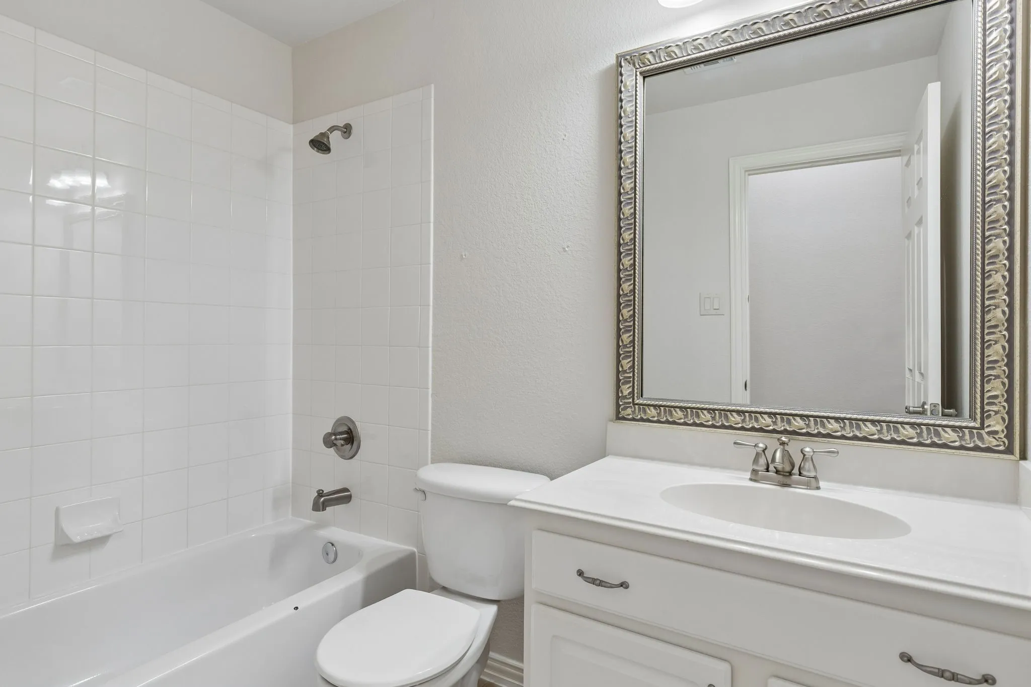 Single Family Residence For Sale in Rockwall County , 1180 Potter Avenue, Rockwall, Texas 75087, 4 Bedroom, 4 Bathroom, 3 Garage spaces, 3,409 Sqft, built in 2005, mls#21395060, Real Estate Agent in Rockwall, Homes For Sale in Rockwall county, Homes For Sale in Rockwall, Realtor in Rockwall Texas, Real Estate Brokerage Independent Realty Texas, Luminita Cordes Realtor