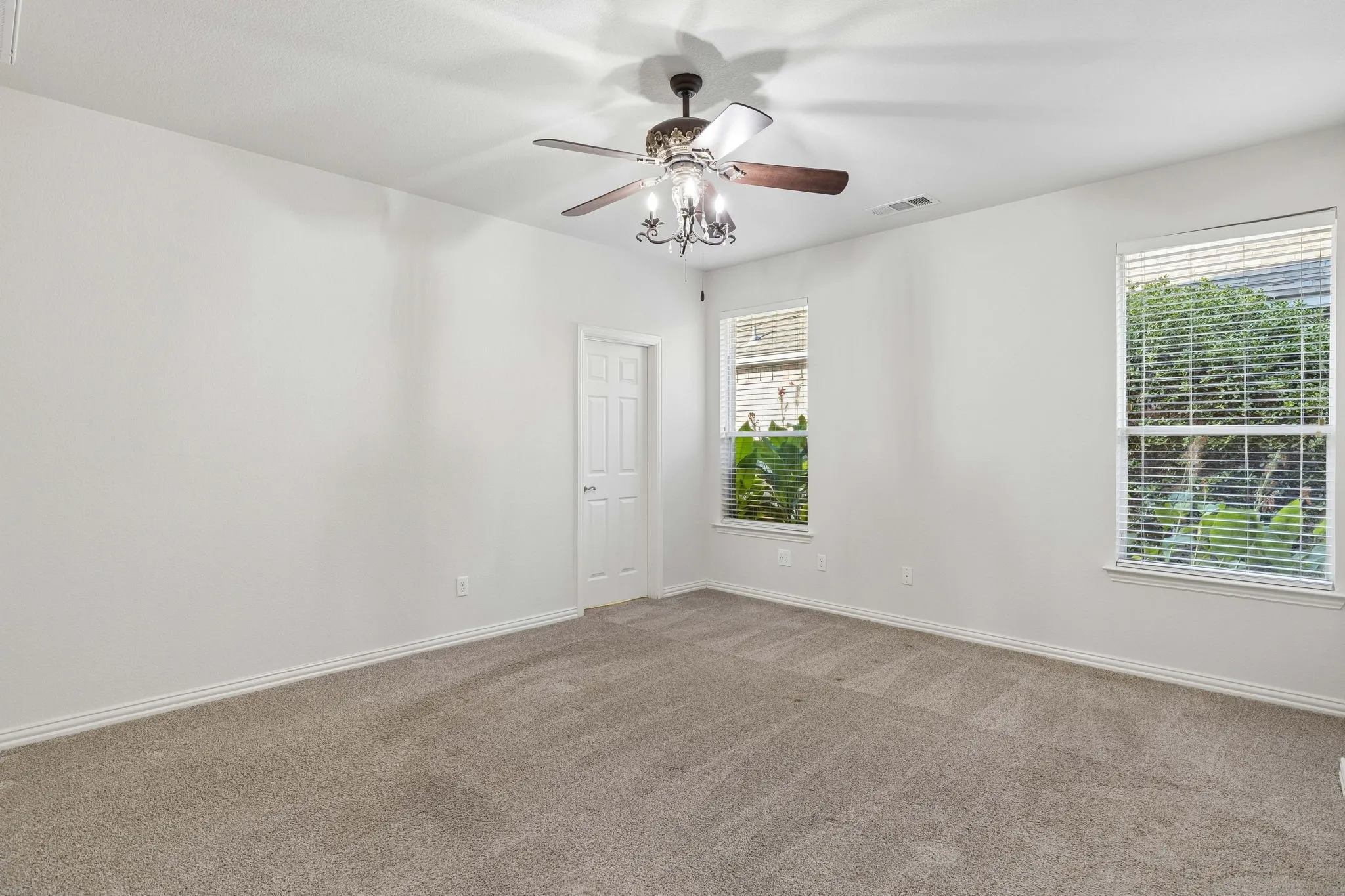 Single Family Residence For Sale in Rockwall County , 1180 Potter Avenue, Rockwall, Texas 75087, 4 Bedroom, 4 Bathroom, 3 Garage spaces, 3,409 Sqft, built in 2005, mls#21395060, Real Estate Agent in Rockwall, Homes For Sale in Rockwall county, Homes For Sale in Rockwall, Realtor in Rockwall Texas, Real Estate Brokerage Independent Realty Texas, Luminita Cordes Realtor
