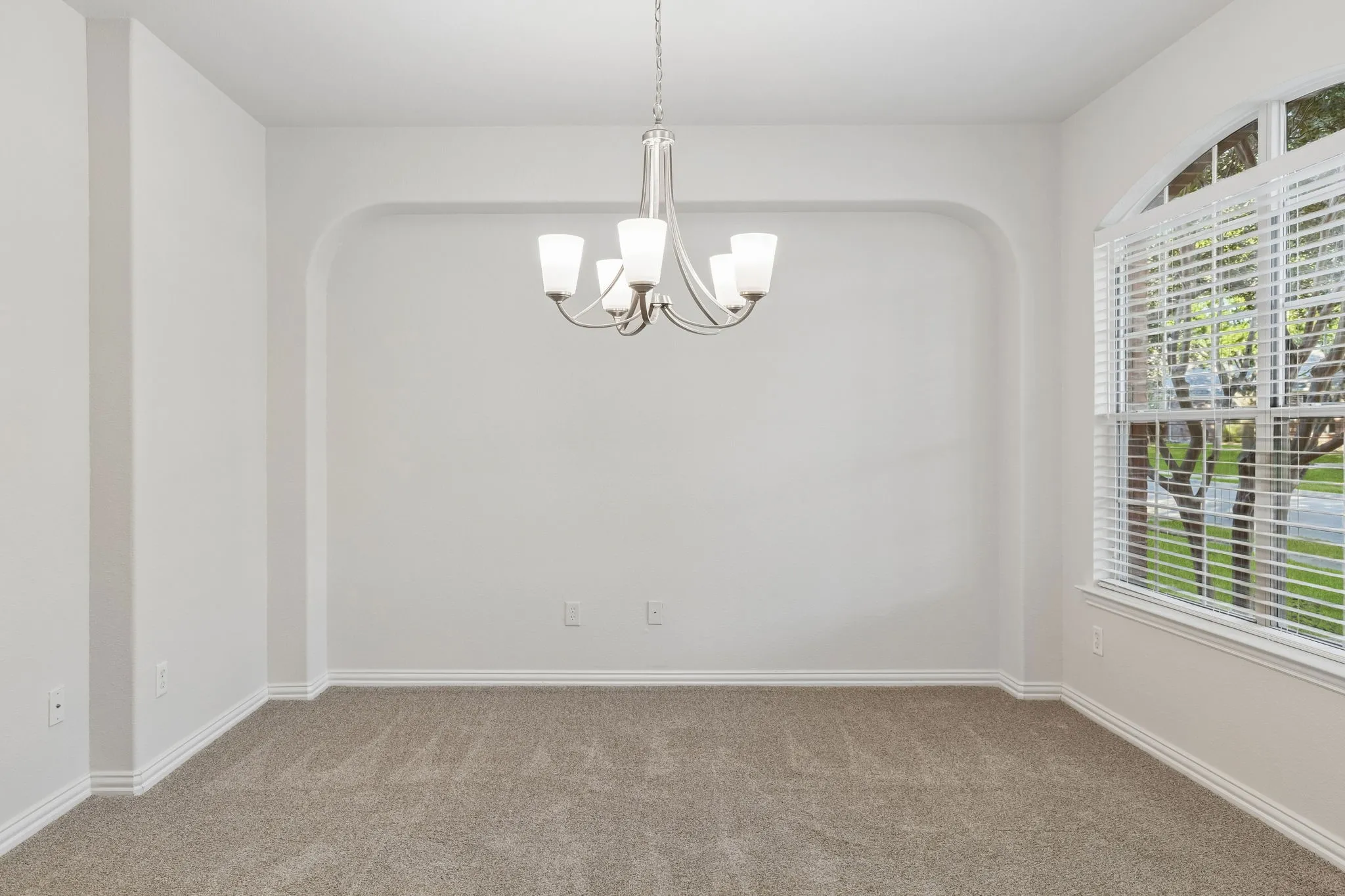 Single Family Residence For Sale in Rockwall County , 1180 Potter Avenue, Rockwall, Texas 75087, 4 Bedroom, 4 Bathroom, 3 Garage spaces, 3,409 Sqft, built in 2005, mls#21395060, Real Estate Agent in Rockwall, Homes For Sale in Rockwall county, Homes For Sale in Rockwall, Realtor in Rockwall Texas, Real Estate Brokerage Independent Realty Texas, Luminita Cordes Realtor