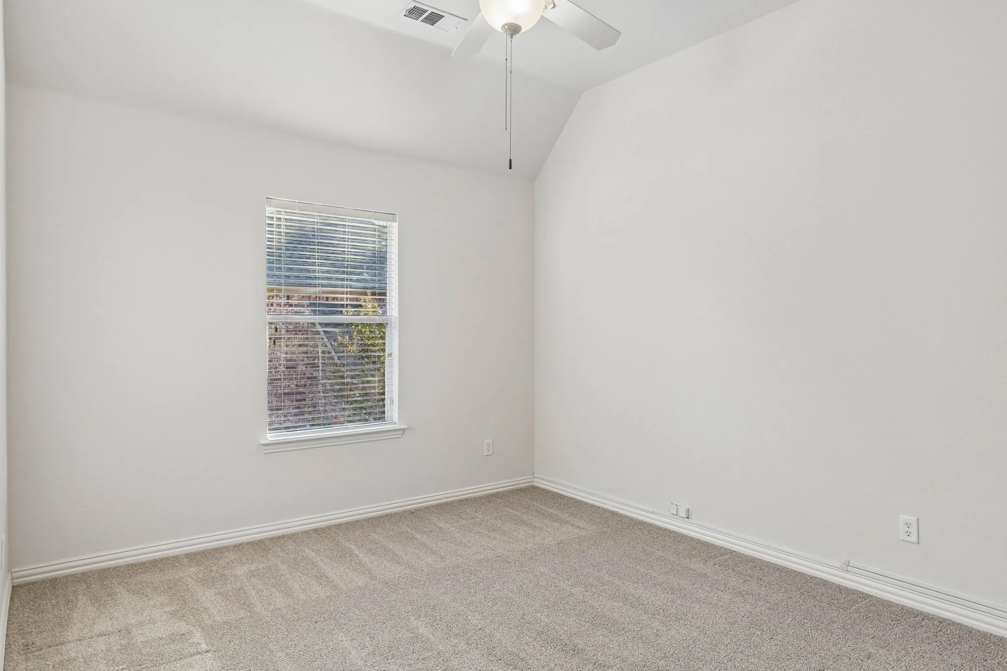 Single Family Residence For Sale in Rockwall County , 1180 Potter Avenue, Rockwall, Texas 75087, 4 Bedroom, 4 Bathroom, 3 Garage spaces, 3,409 Sqft, built in 2005, mls#21395060, Real Estate Agent in Rockwall, Homes For Sale in Rockwall county, Homes For Sale in Rockwall, Realtor in Rockwall Texas, Real Estate Brokerage Independent Realty Texas, Luminita Cordes Realtor