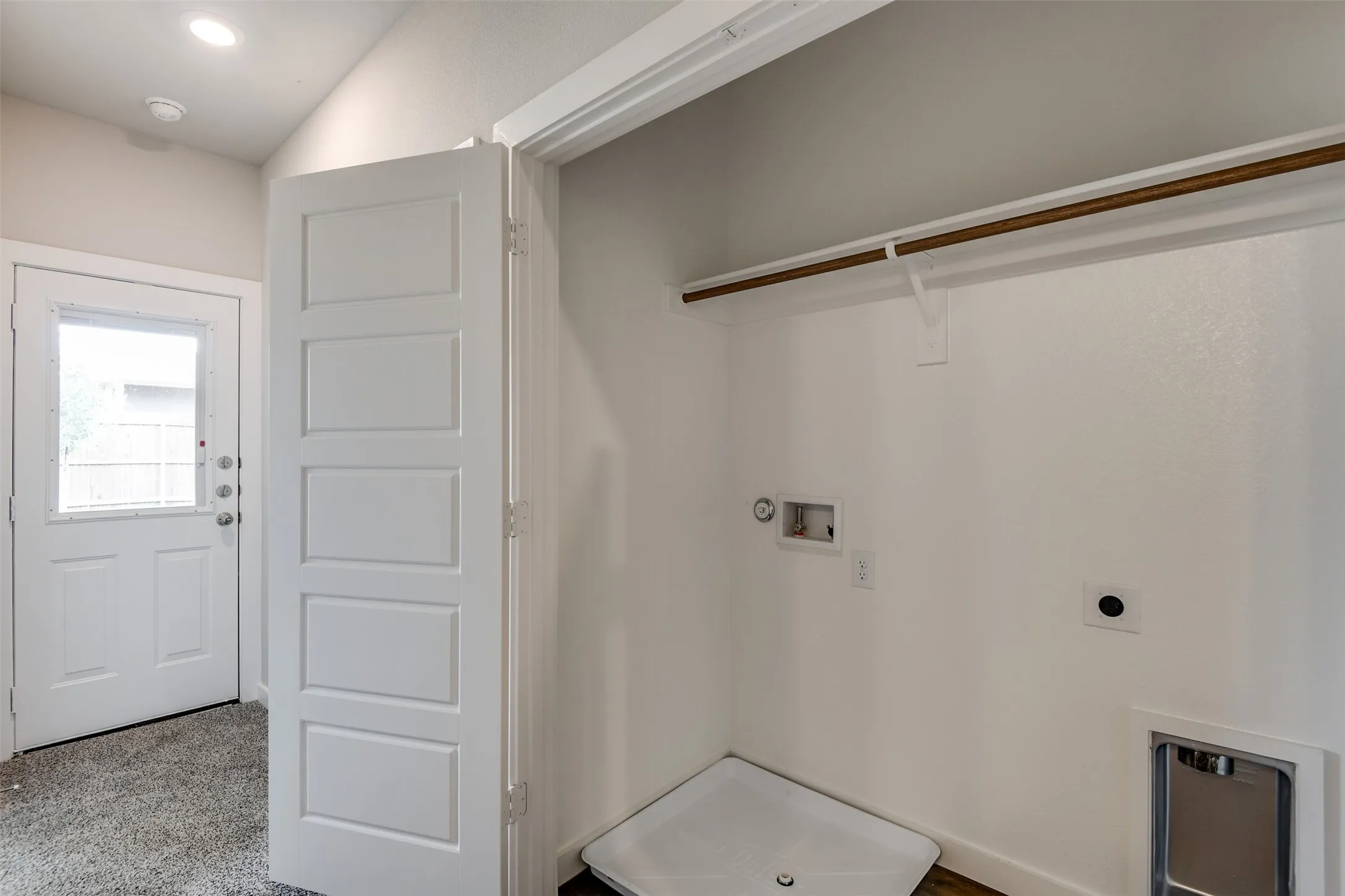 Duplex For Rent in Ellis County , 705 Blackland Drive, Venus, Texas 76084, 3 Bedroom, 2 Bathroom, 2 Garage spaces, 1,301 Sqft, built in 2024, mls#21392995, Real Estate Agent in Venus, Homes For Rent in Ellis county, Homes For Rent in Venus, Realtor in Venus Texas, Real Estate Brokerage Independent Realty Texas, Luminita Cordes Realtor
