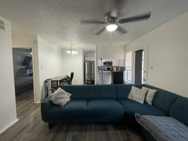 Condominium For Rent in Tarrant County , 1745 Crest Grove Drive, Arlington, Texas 76012, 2 Bedroom, 1 Bathroom, Garage spaces, 696 Sqft, built in 1983, mls#21395029, Real Estate Agent in Arlington, Homes For Rent in Tarrant county, Homes For Rent in Arlington, Realtor in Arlington Texas, Real Estate Brokerage Independent Realty Texas, Luminita Cordes Realtor