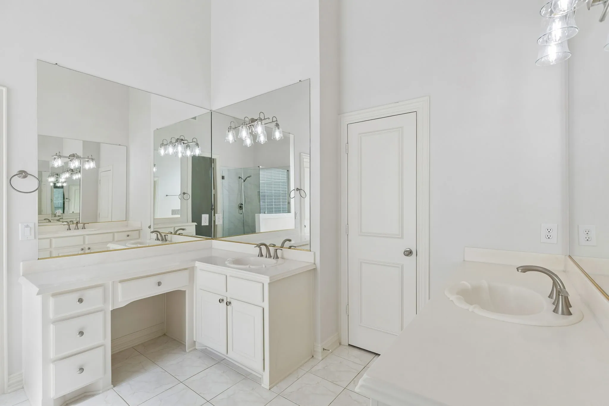 Single Family Residence For Sale in Denton County , 4412 Crown Knoll Circle, Flower Mound, Texas 75028, 4 Bedroom, 4 Bathroom, 3 Garage spaces, 3,874 Sqft, built in 1996, mls#21392106, Real Estate Agent in Flower Mound, Homes For Sale in Denton county, Homes For Sale in Flower Mound, Realtor in Flower Mound Texas, Real Estate Brokerage Independent Realty Texas, Luminita Cordes Realtor
