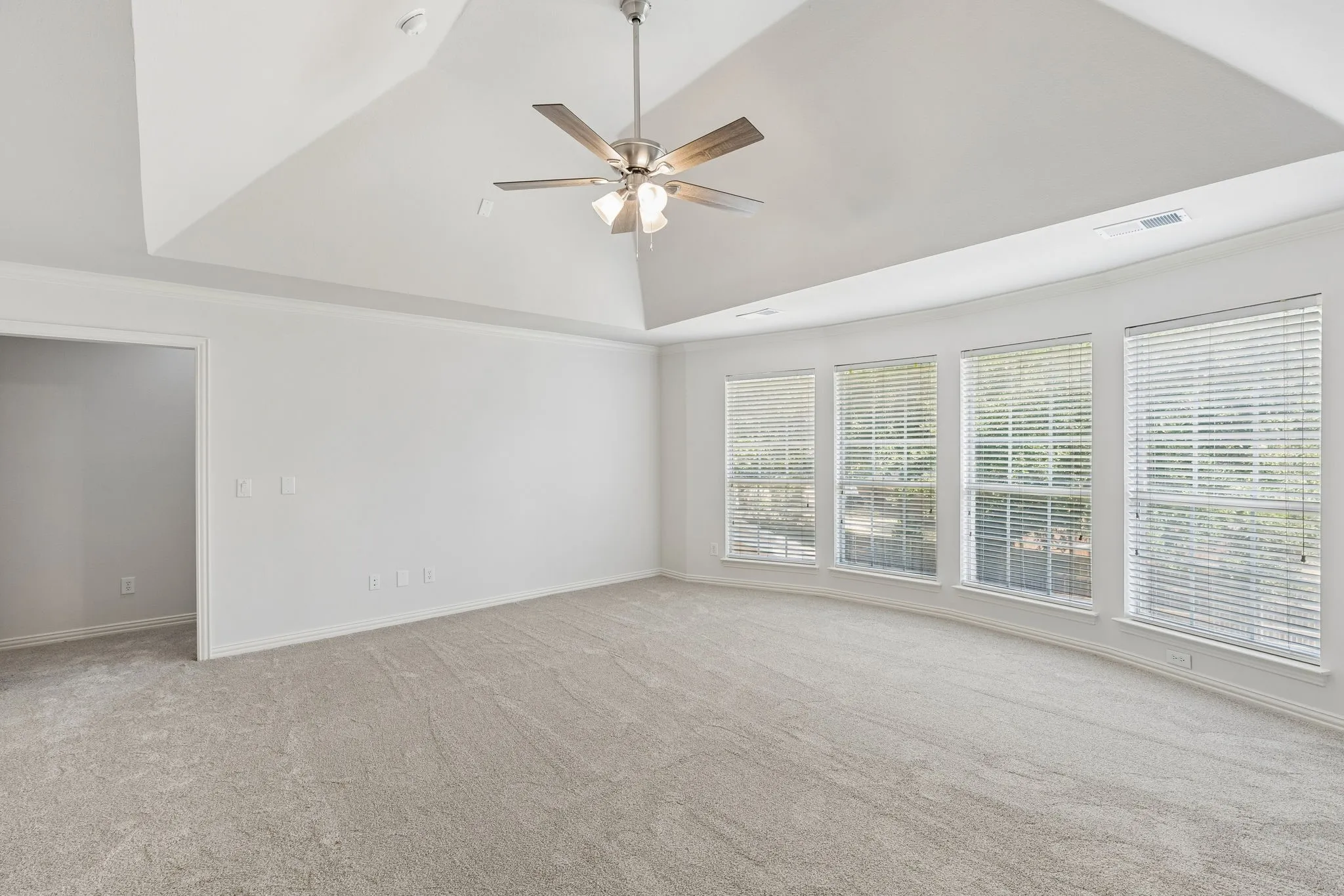 Single Family Residence For Sale in Denton County , 4412 Crown Knoll Circle, Flower Mound, Texas 75028, 4 Bedroom, 4 Bathroom, 3 Garage spaces, 3,874 Sqft, built in 1996, mls#21392106, Real Estate Agent in Flower Mound, Homes For Sale in Denton county, Homes For Sale in Flower Mound, Realtor in Flower Mound Texas, Real Estate Brokerage Independent Realty Texas, Luminita Cordes Realtor