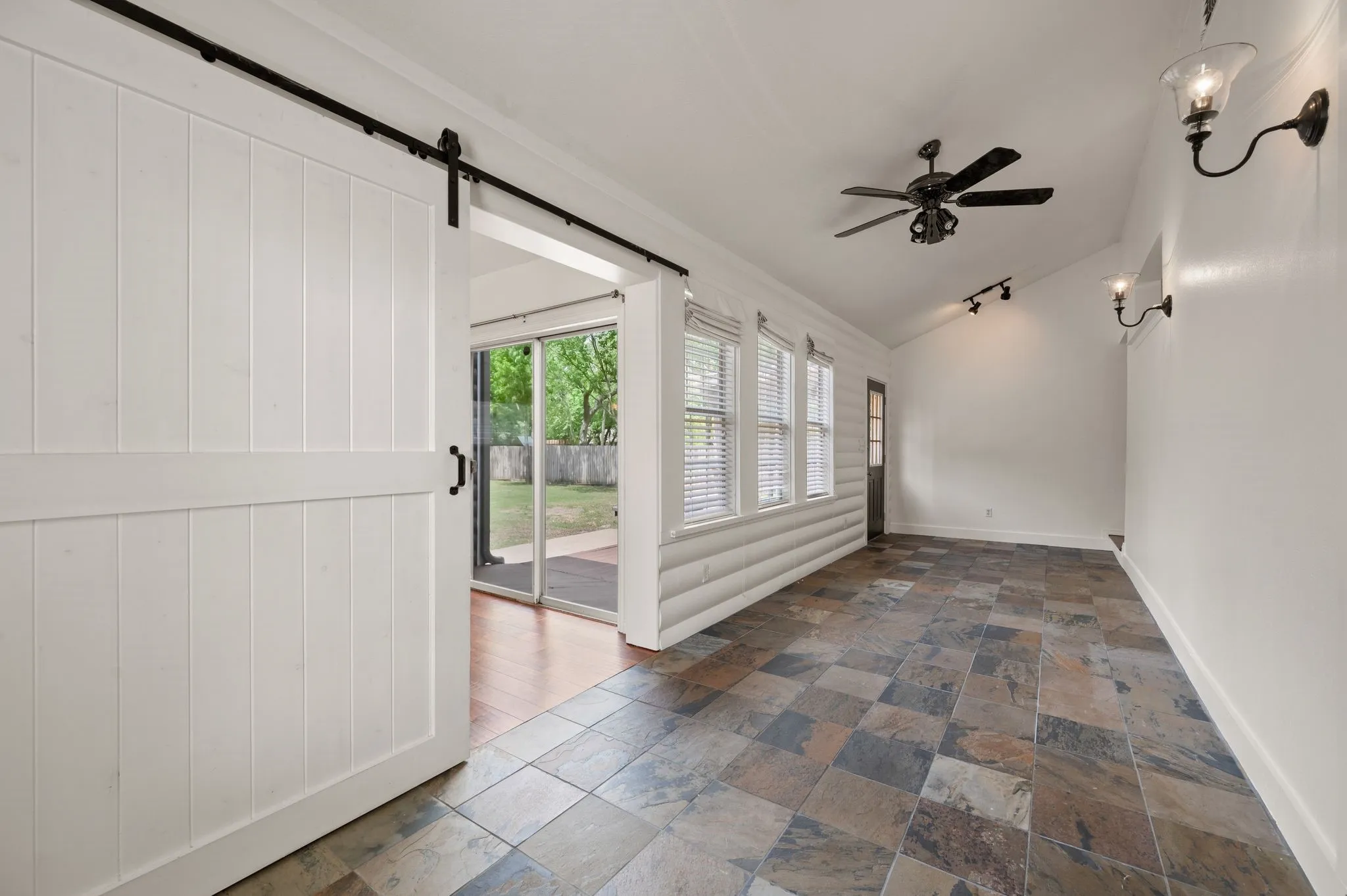 Single Family Residence For Rent in Tarrant County , 6212 Westcoat Drive, Colleyville, Texas 76034, 4 Bedroom, 5 Bathroom, 2 Garage spaces, 2,868 Sqft, built in 1960, mls#21394820, Real Estate Agent in Colleyville, Homes For Rent in Tarrant county, Homes For Rent in Colleyville, Realtor in Colleyville Texas, Real Estate Brokerage Independent Realty Texas, Luminita Cordes Realtor