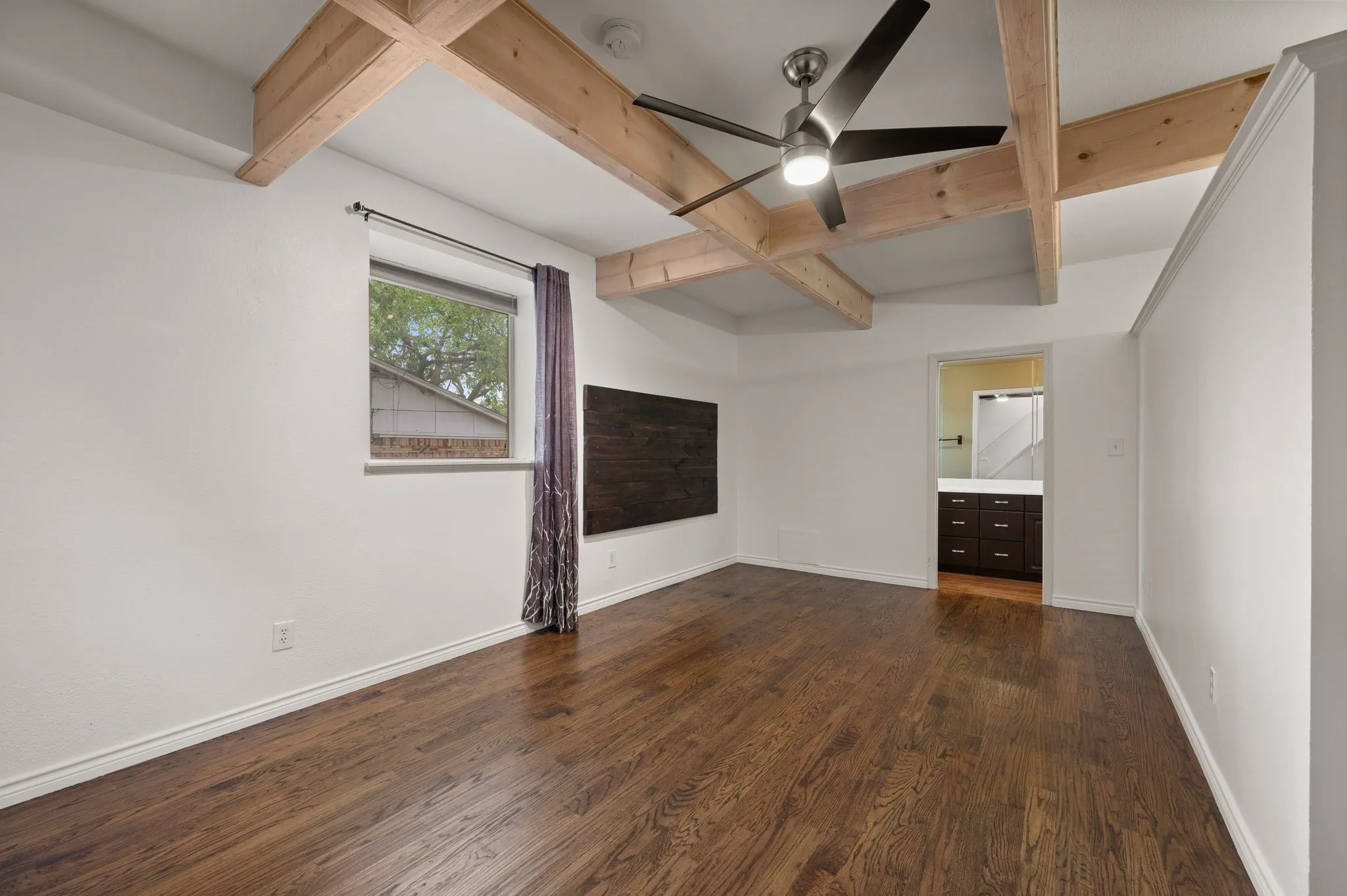 Single Family Residence For Rent in Tarrant County , 6212 Westcoat Drive, Colleyville, Texas 76034, 4 Bedroom, 5 Bathroom, 2 Garage spaces, 2,868 Sqft, built in 1960, mls#21394820, Real Estate Agent in Colleyville, Homes For Rent in Tarrant county, Homes For Rent in Colleyville, Realtor in Colleyville Texas, Real Estate Brokerage Independent Realty Texas, Luminita Cordes Realtor