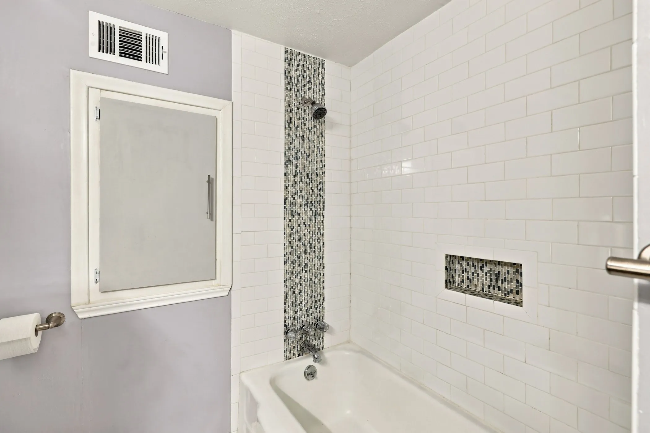 Single Family Residence For Sale in Dallas County , 9639 Brentgate Drive, Dallas, Texas 75238, 3 Bedroom, 2 Bathroom, 2 Garage spaces, 2,079 Sqft, built in 1965, mls#21394797, Real Estate Agent in Dallas, Homes For Sale in Dallas county, Homes For Sale in Dallas, Realtor in Dallas Texas, Real Estate Brokerage Independent Realty Texas, Luminita Cordes Realtor