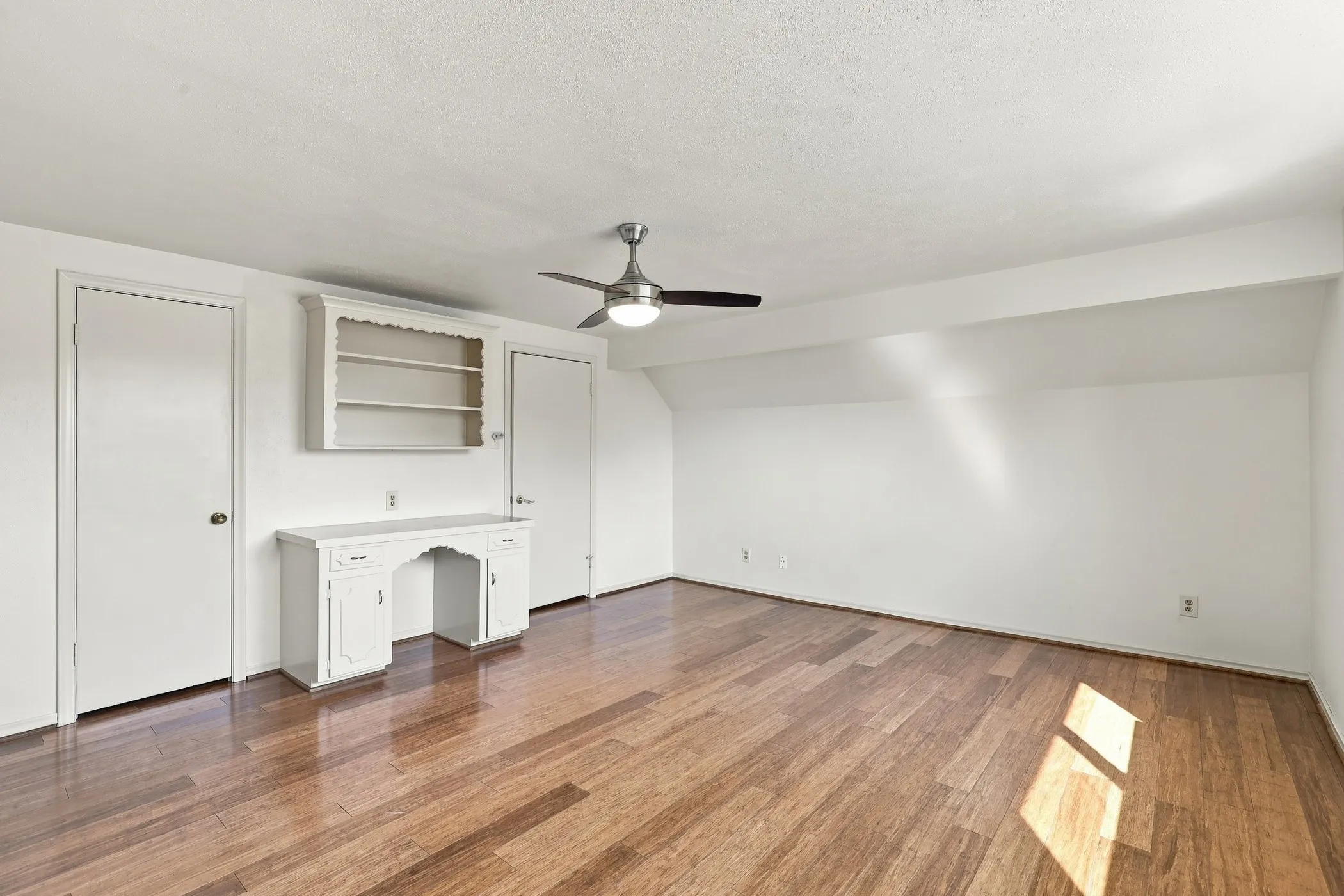 Single Family Residence For Sale in Dallas County , 9639 Brentgate Drive, Dallas, Texas 75238, 3 Bedroom, 2 Bathroom, 2 Garage spaces, 2,079 Sqft, built in 1965, mls#21394797, Real Estate Agent in Dallas, Homes For Sale in Dallas county, Homes For Sale in Dallas, Realtor in Dallas Texas, Real Estate Brokerage Independent Realty Texas, Luminita Cordes Realtor