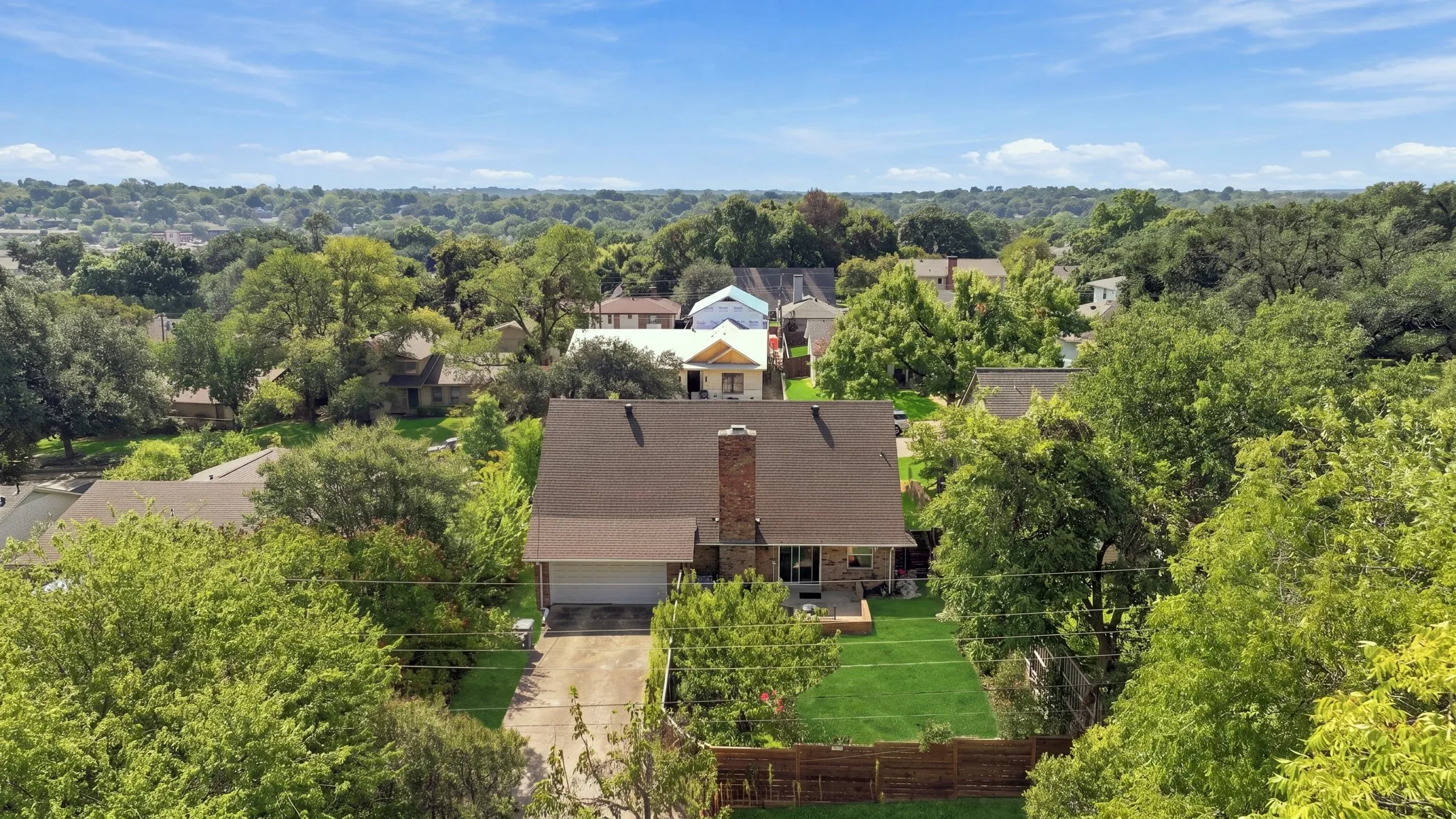 Single Family Residence For Sale in Dallas County , 9639 Brentgate Drive, Dallas, Texas 75238, 3 Bedroom, 2 Bathroom, 2 Garage spaces, 2,079 Sqft, built in 1965, mls#21394797, Real Estate Agent in Dallas, Homes For Sale in Dallas county, Homes For Sale in Dallas, Realtor in Dallas Texas, Real Estate Brokerage Independent Realty Texas, Luminita Cordes Realtor