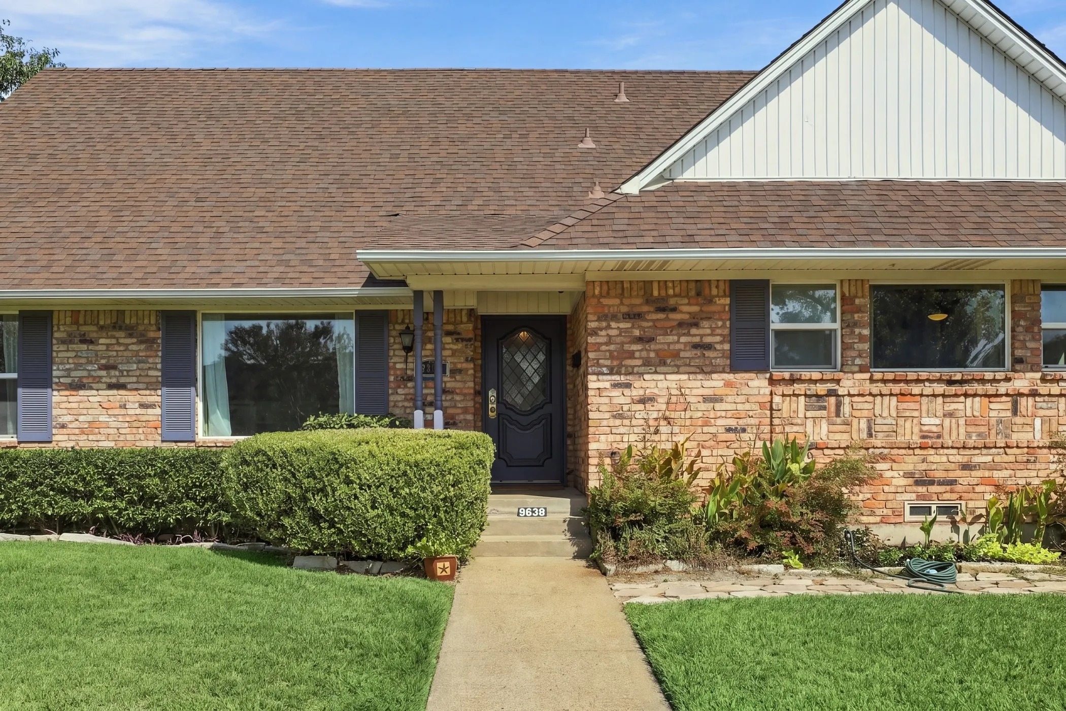 Single Family Residence For Sale in Dallas County , 9639 Brentgate Drive, Dallas, Texas 75238, 3 Bedroom, 2 Bathroom, 2 Garage spaces, 2,079 Sqft, built in 1965, mls#21394797, Real Estate Agent in Dallas, Homes For Sale in Dallas county, Homes For Sale in Dallas, Realtor in Dallas Texas, Real Estate Brokerage Independent Realty Texas, Luminita Cordes Realtor