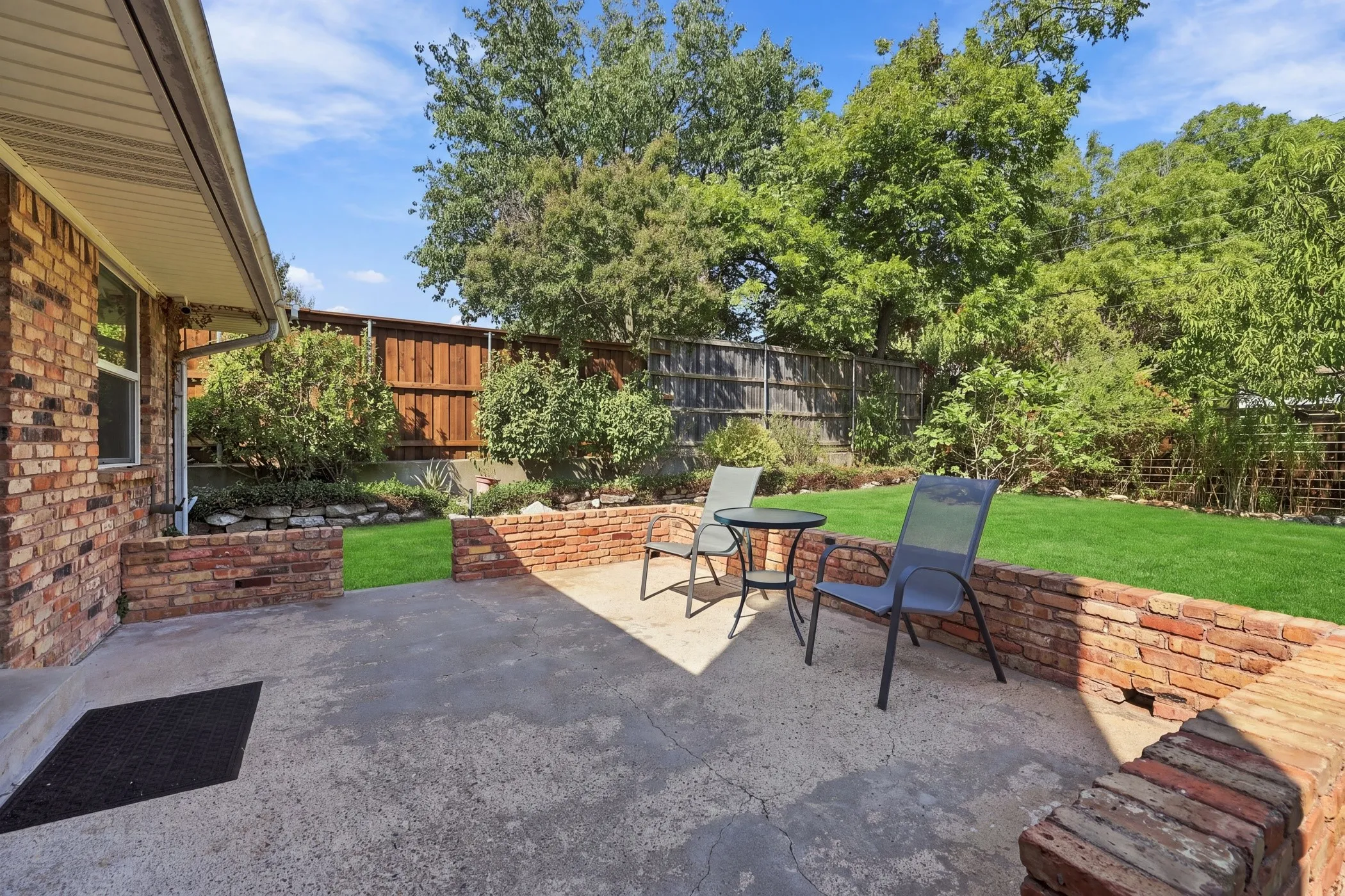 Single Family Residence For Sale in Dallas County , 9639 Brentgate Drive, Dallas, Texas 75238, 3 Bedroom, 2 Bathroom, 2 Garage spaces, 2,079 Sqft, built in 1965, mls#21394797, Real Estate Agent in Dallas, Homes For Sale in Dallas county, Homes For Sale in Dallas, Realtor in Dallas Texas, Real Estate Brokerage Independent Realty Texas, Luminita Cordes Realtor