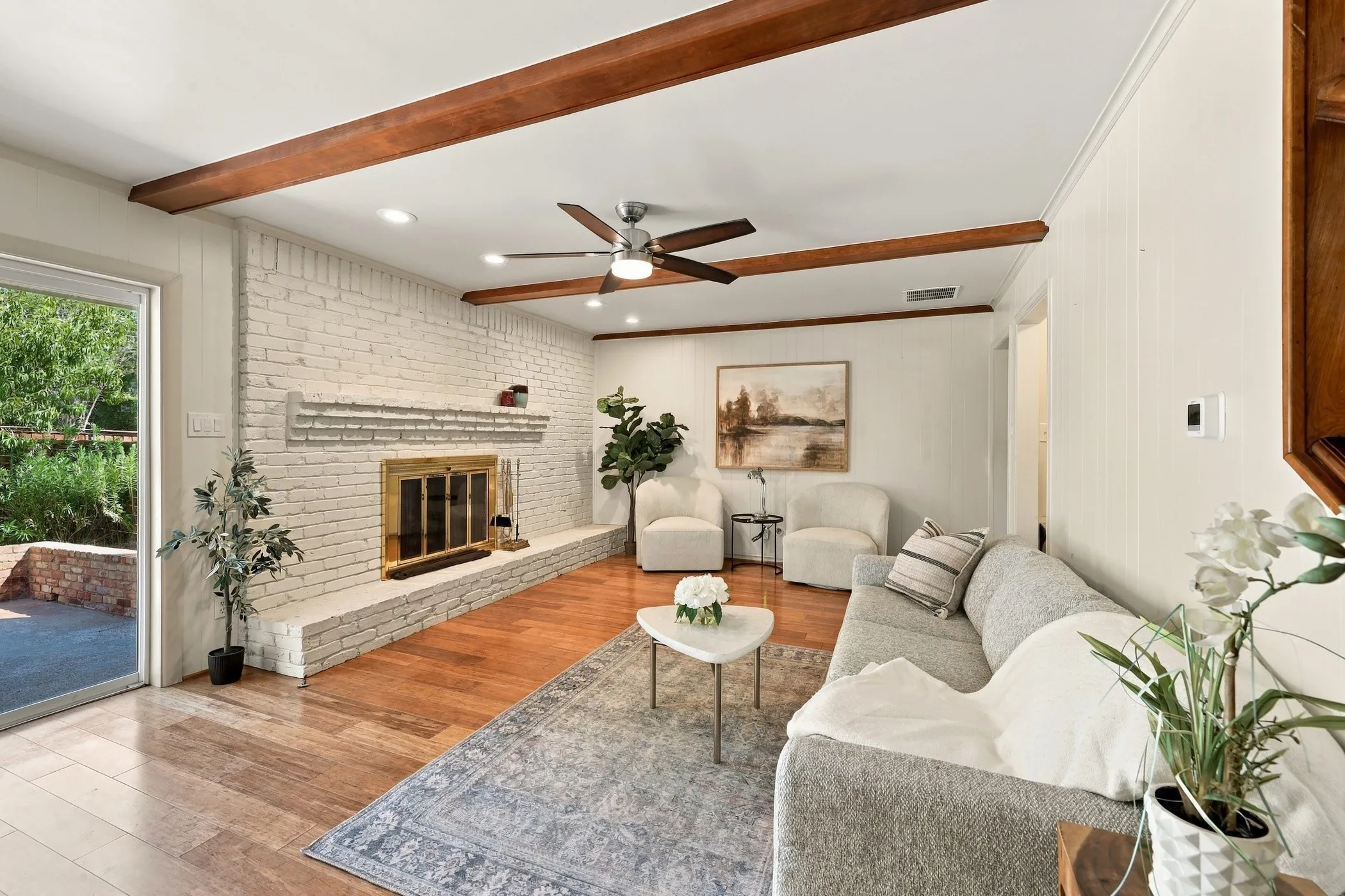 Single Family Residence For Sale in Dallas County , 9639 Brentgate Drive, Dallas, Texas 75238, 3 Bedroom, 2 Bathroom, 2 Garage spaces, 2,079 Sqft, built in 1965, mls#21394797, Real Estate Agent in Dallas, Homes For Sale in Dallas county, Homes For Sale in Dallas, Realtor in Dallas Texas, Real Estate Brokerage Independent Realty Texas, Luminita Cordes Realtor