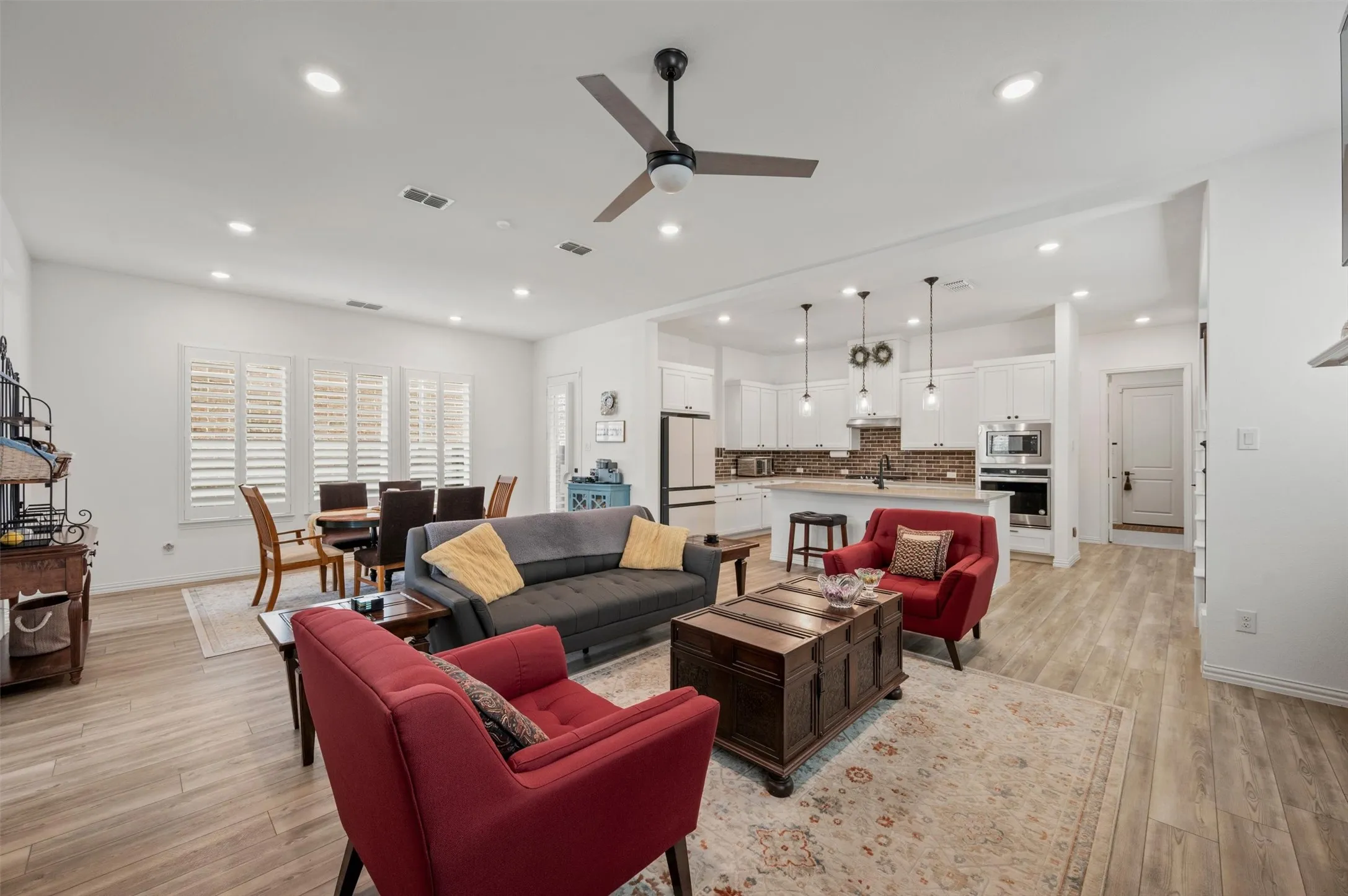 Single Family Residence For Sale in Collin County , 3209 Sarala Court, Mc Kinney, Texas 75069, 4 Bedroom, 4 Bathroom, 2 Garage spaces, 3,307 Sqft, built in 2021, mls#21379813, Real Estate Agent in Mc Kinney, Homes For Sale in Collin county, Homes For Sale in Mc Kinney, Realtor in Mc Kinney Texas, Real Estate Brokerage Independent Realty Texas, Luminita Cordes Realtor