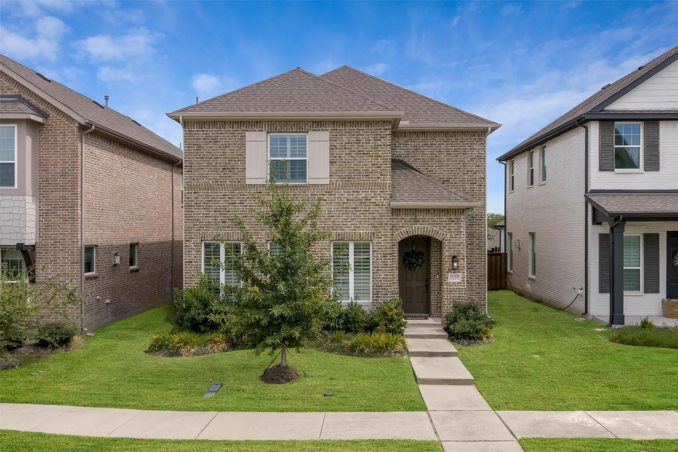Single Family Residence For Sale in Collin County , 3209 Sarala Court, Mc Kinney, Texas 75069, 4 Bedroom, 4 Bathroom, 2 Garage spaces, 3,307 Sqft, built in 2021, mls#21379813, Real Estate Agent in Mc Kinney, Homes For Sale in Collin county, Homes For Sale in Mc Kinney, Realtor in Mc Kinney Texas, Real Estate Brokerage Independent Realty Texas, Luminita Cordes Realtor