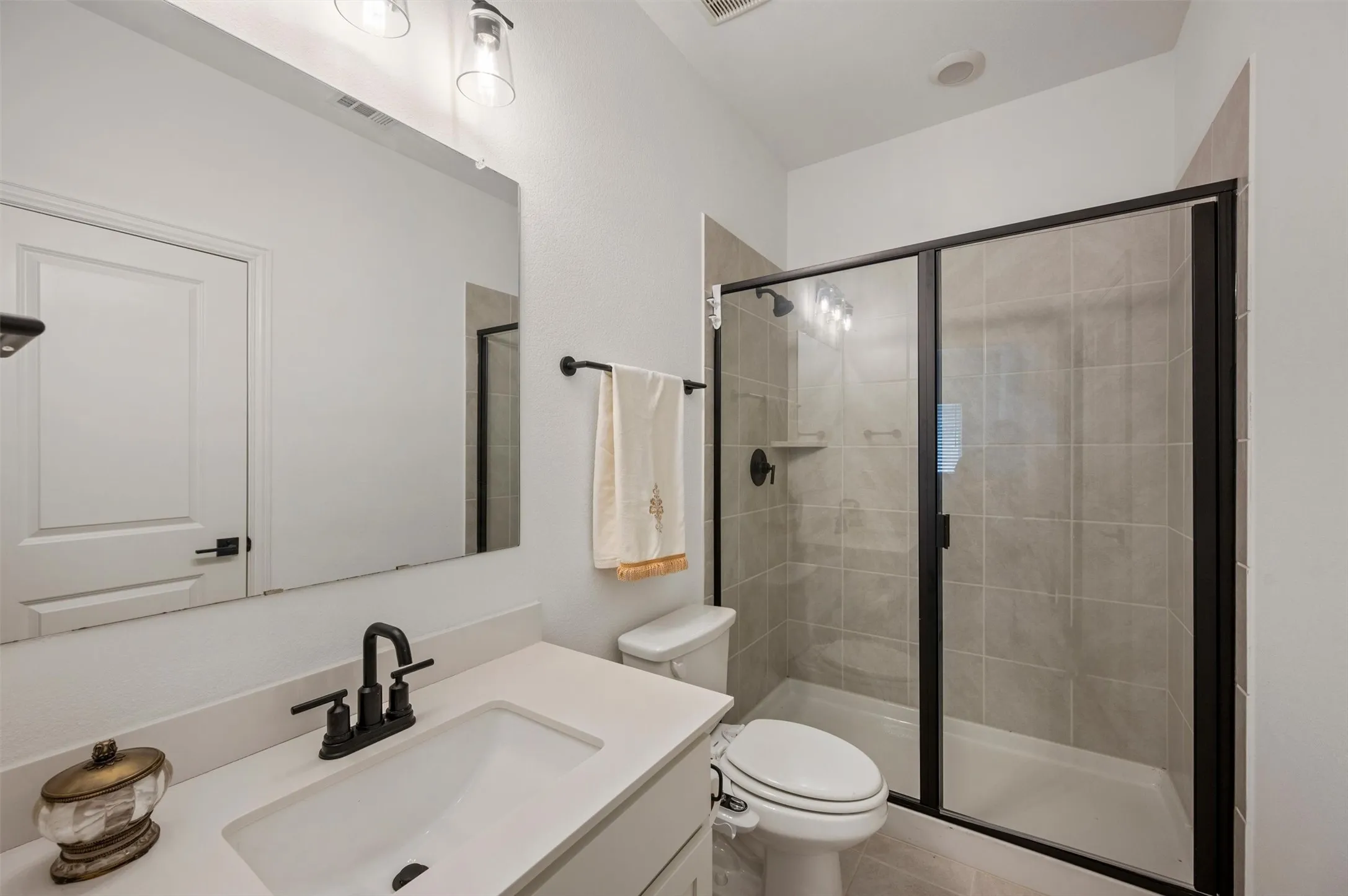 Single Family Residence For Sale in Collin County , 3209 Sarala Court, Mc Kinney, Texas 75069, 4 Bedroom, 4 Bathroom, 2 Garage spaces, 3,307 Sqft, built in 2021, mls#21379813, Real Estate Agent in Mc Kinney, Homes For Sale in Collin county, Homes For Sale in Mc Kinney, Realtor in Mc Kinney Texas, Real Estate Brokerage Independent Realty Texas, Luminita Cordes Realtor