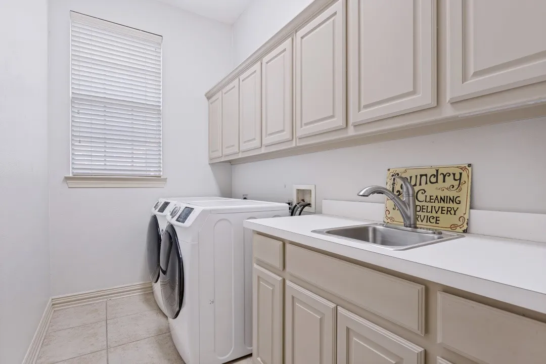Single Family Residence For Sale in Collin County , 615 Wills Point Drive, Allen, Texas 75013, 5 Bedroom, 4 Bathroom, 3 Garage spaces, 3,527 Sqft, built in 2000, mls#21394498, Real Estate Agent in Allen, Homes For Sale in Collin county, Homes For Sale in Allen, Realtor in Allen Texas, Real Estate Brokerage Independent Realty Texas, Luminita Cordes Realtor