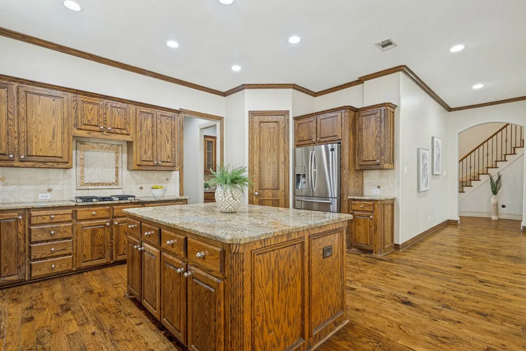Single Family Residence For Sale in Collin County , 615 Wills Point Drive, Allen, Texas 75013, 5 Bedroom, 4 Bathroom, 3 Garage spaces, 3,527 Sqft, built in 2000, mls#21394498, Real Estate Agent in Allen, Homes For Sale in Collin county, Homes For Sale in Allen, Realtor in Allen Texas, Real Estate Brokerage Independent Realty Texas, Luminita Cordes Realtor