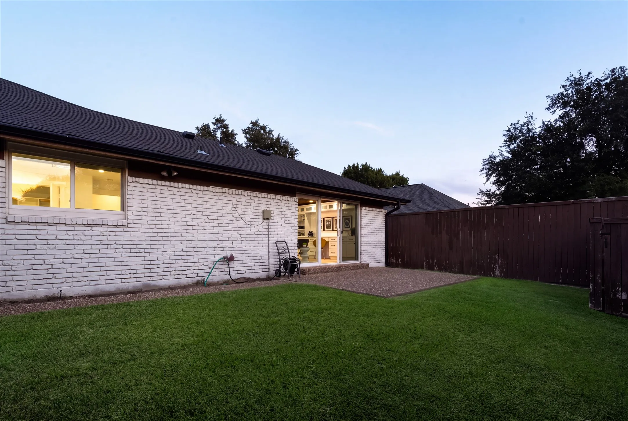 Single Family Residence For Sale in Dallas County , 16106 Shadybank Drive, Dallas, Texas 75248, 4 Bedroom, 3 Bathroom, 2 Garage spaces, 3,040 Sqft, built in 1981, mls#21394968, Real Estate Agent in Dallas, Homes For Sale in Dallas county, Homes For Sale in Dallas, Realtor in Dallas Texas, Real Estate Brokerage Independent Realty Texas, Luminita Cordes Realtor
