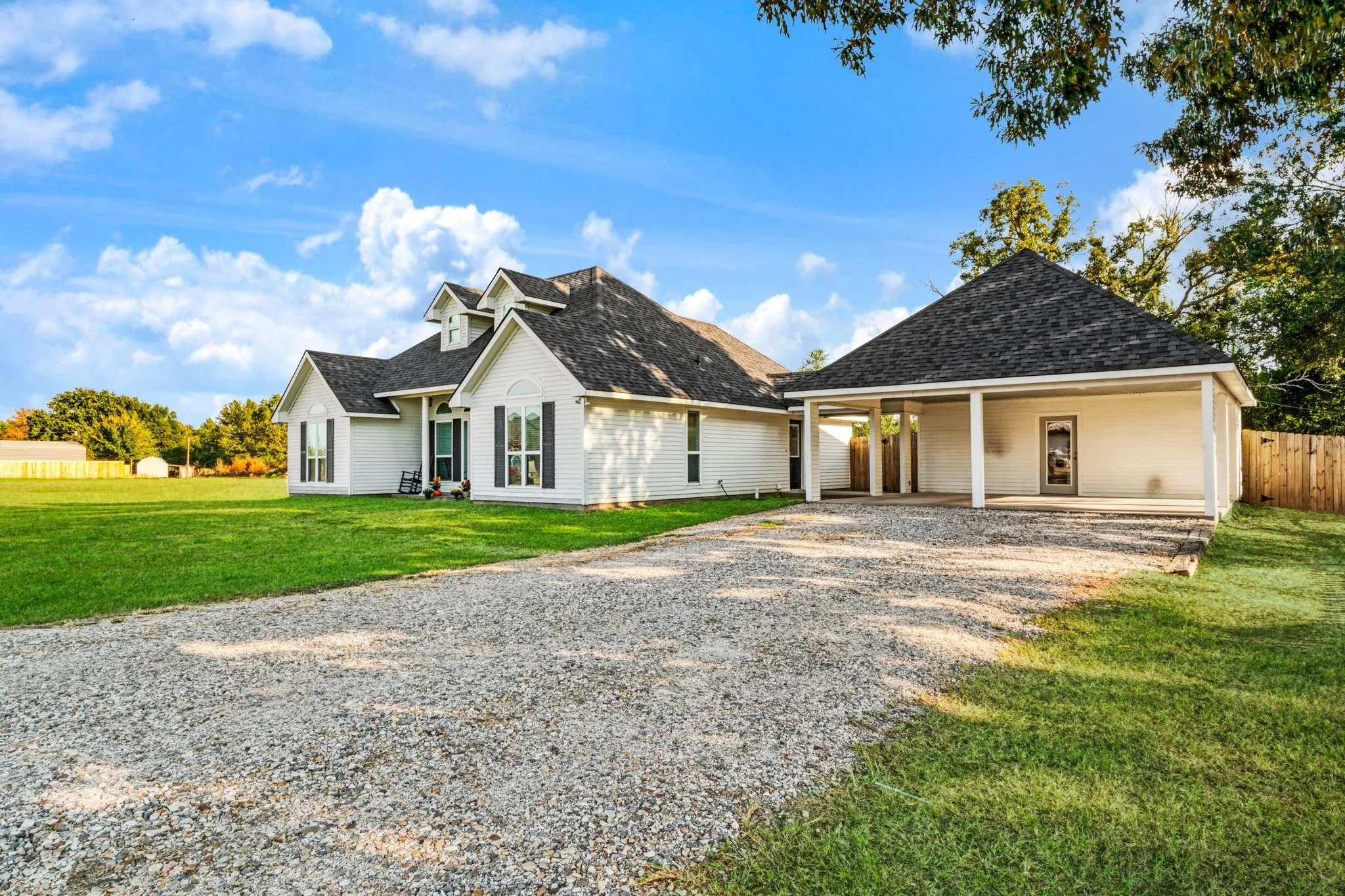 Single Family Residence For Sale in Lamar County , 720 Daniel Street, Blossom, Texas 75416, 3 Bedroom, 2 Bathroom, Garage spaces, 1,347 Sqft, built in 2009, mls#21395053, Real Estate Agent in Blossom, Homes For Sale in Lamar county, Homes For Sale in Blossom, Realtor in Blossom Texas, Real Estate Brokerage Independent Realty Texas, Luminita Cordes Realtor