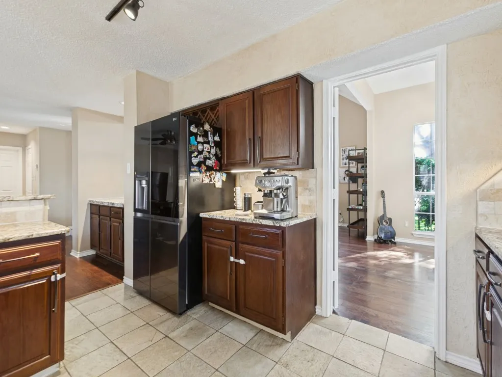 Single Family Residence For Sale in Collin County , 6701 Biltmore Place, Plano, Texas 75023, 3 Bedroom, 3 Bathroom, 2 Garage spaces, 2,539 Sqft, built in 1987, mls#21391153, Real Estate Agent in Plano, Homes For Sale in Collin county, Homes For Sale in Plano, Realtor in Plano Texas, Real Estate Brokerage Independent Realty Texas, Luminita Cordes Realtor