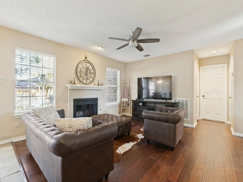 2nd living room