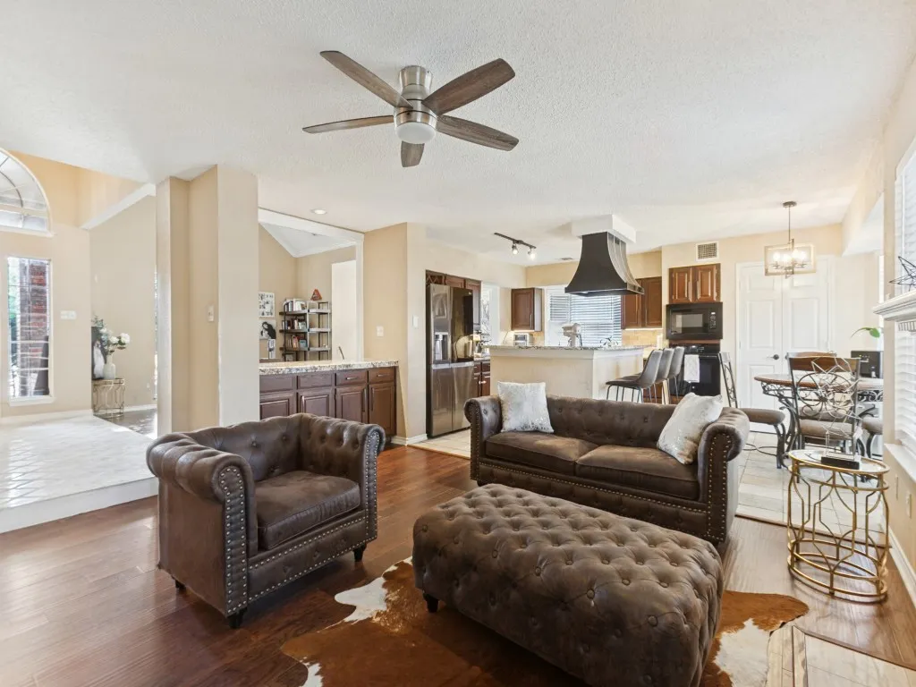 2nd living room